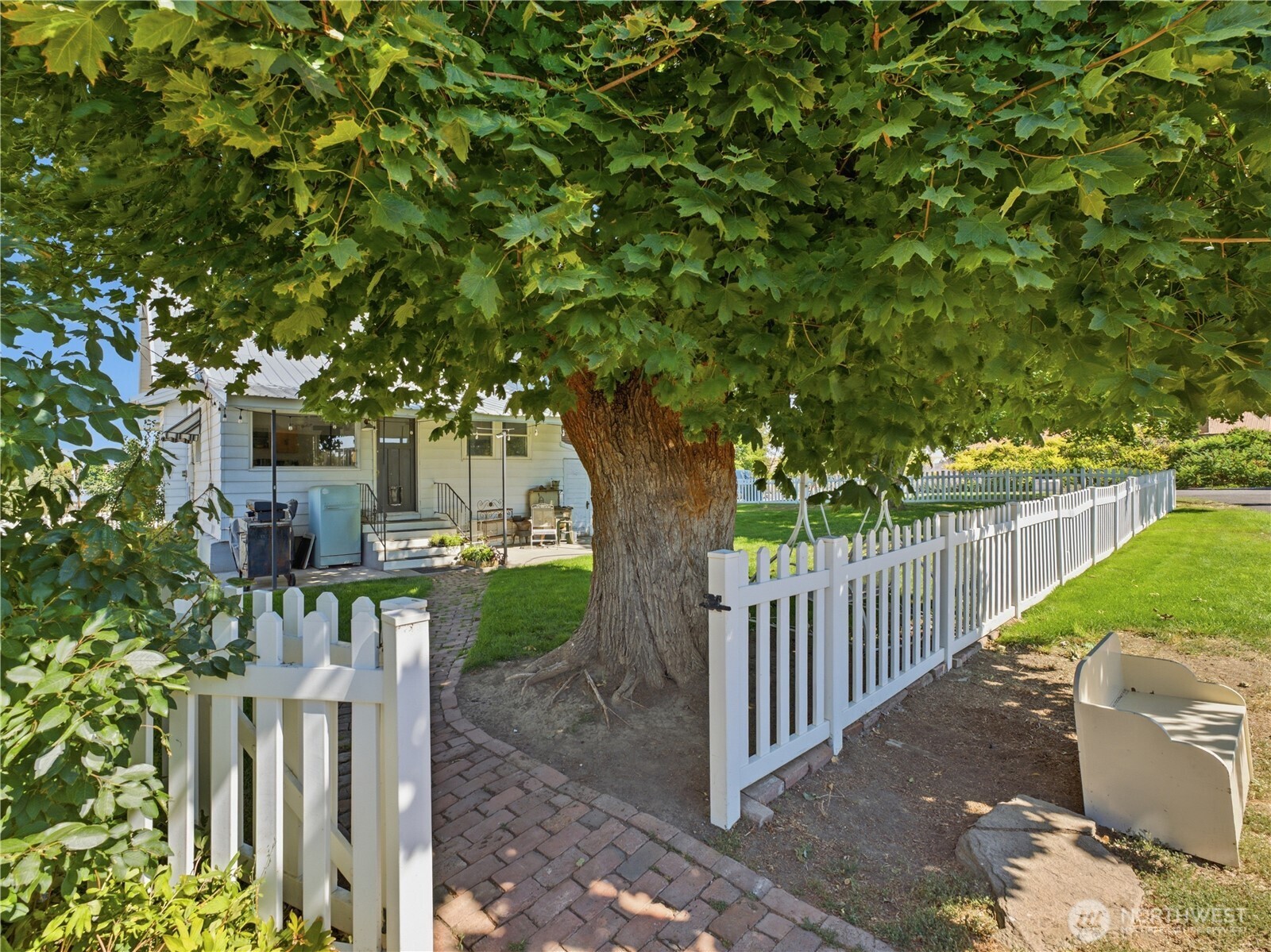 618 E Birch Street Property Photo 6