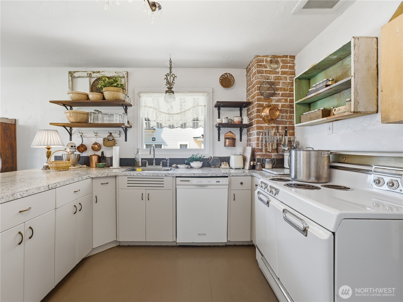 618 E Birch Street Property Photo 18