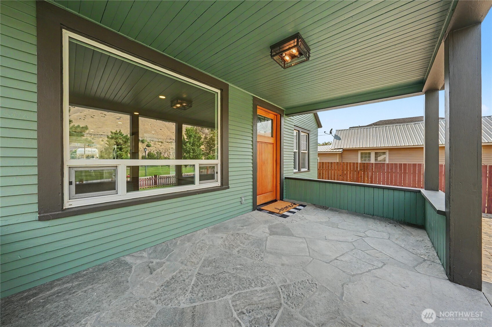 214 Riverside Drive Property Photo 2