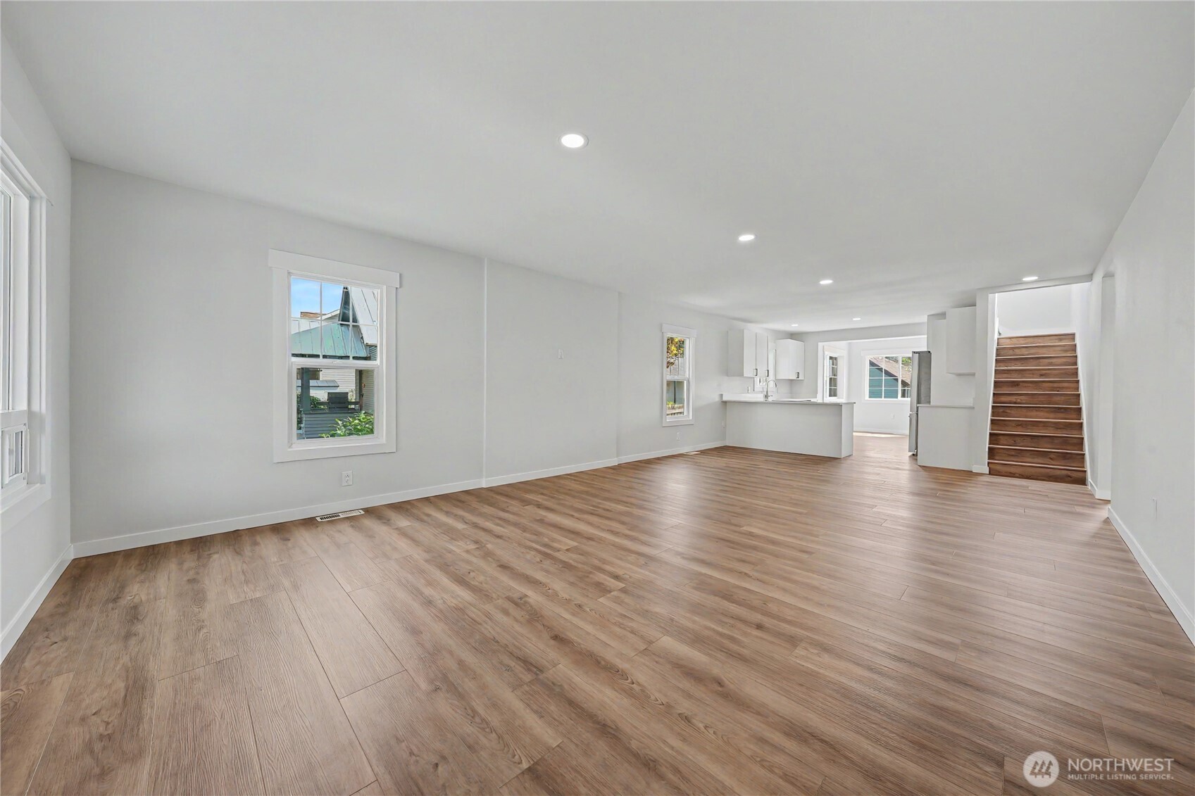 214 Riverside Drive Property Photo 5