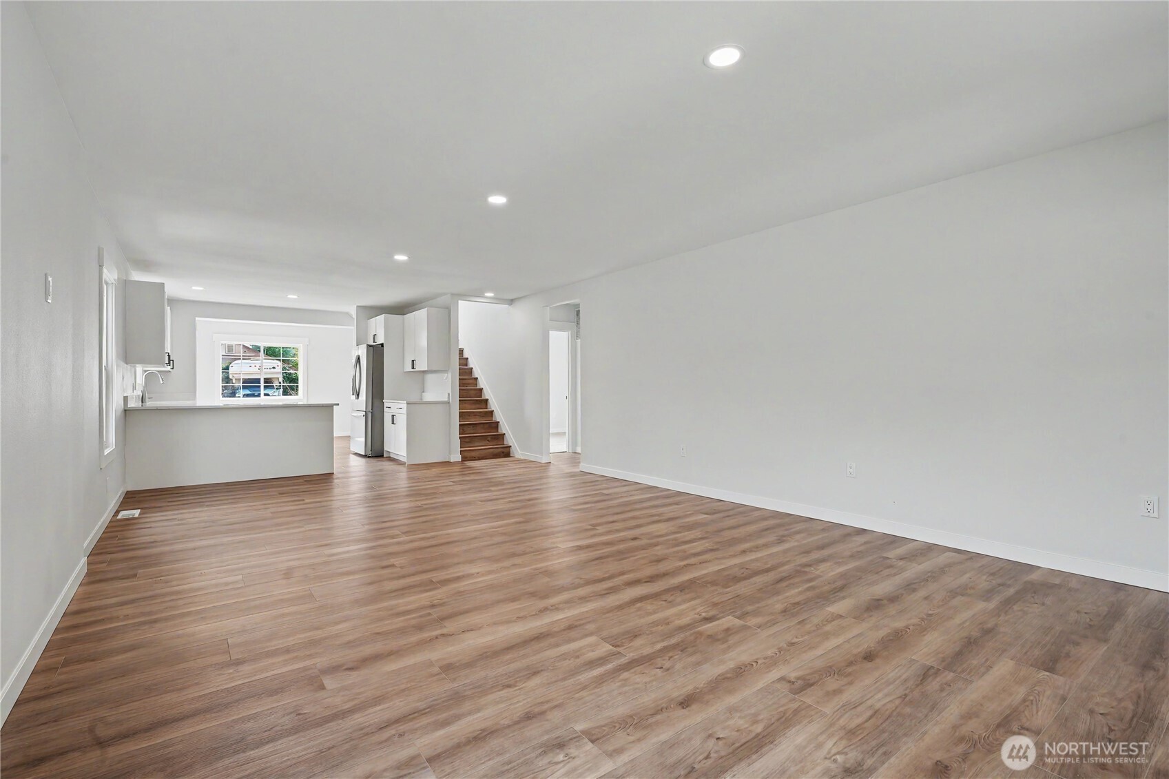 214 Riverside Drive Property Photo 6