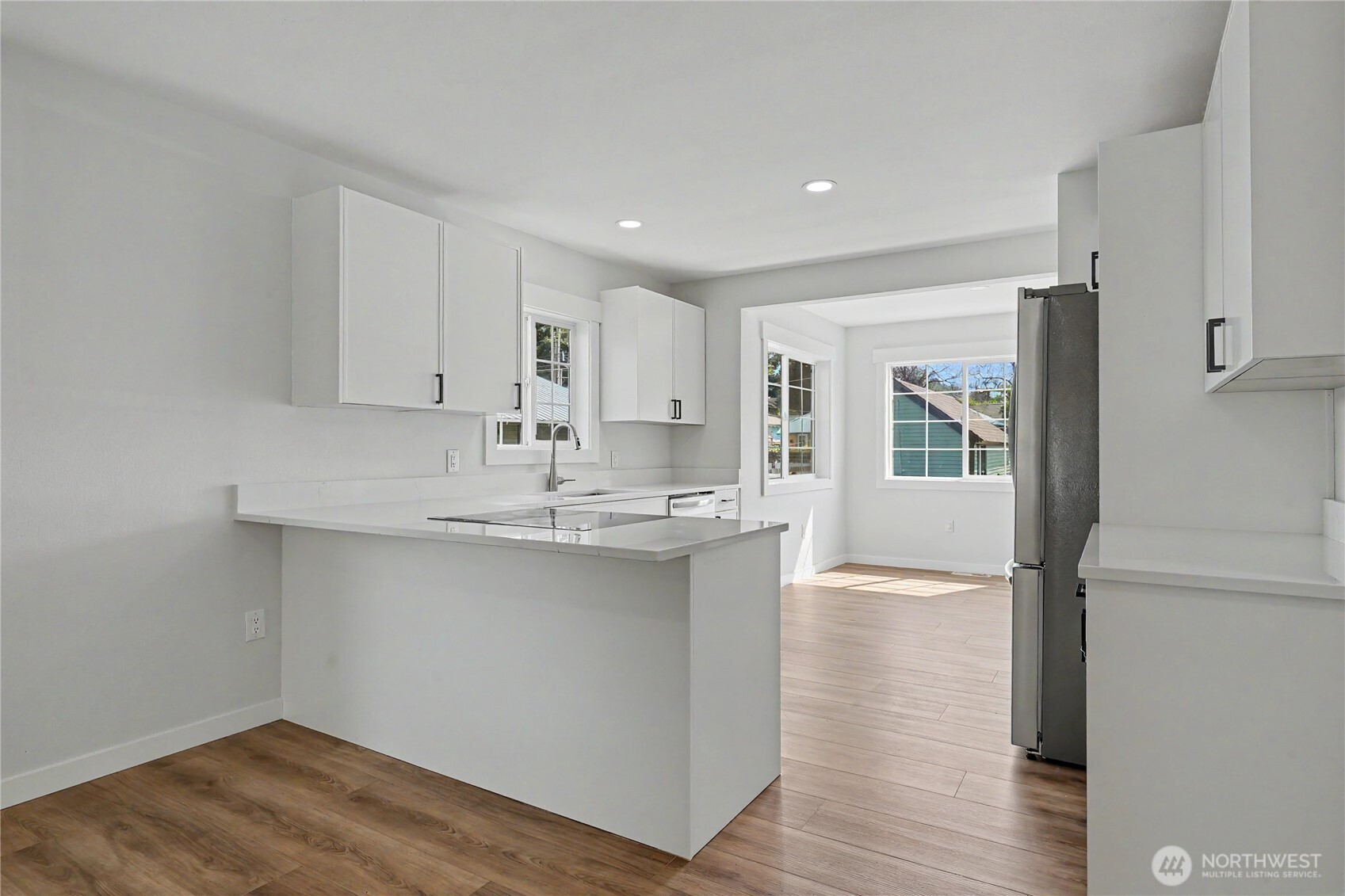 214 Riverside Drive Property Photo 8