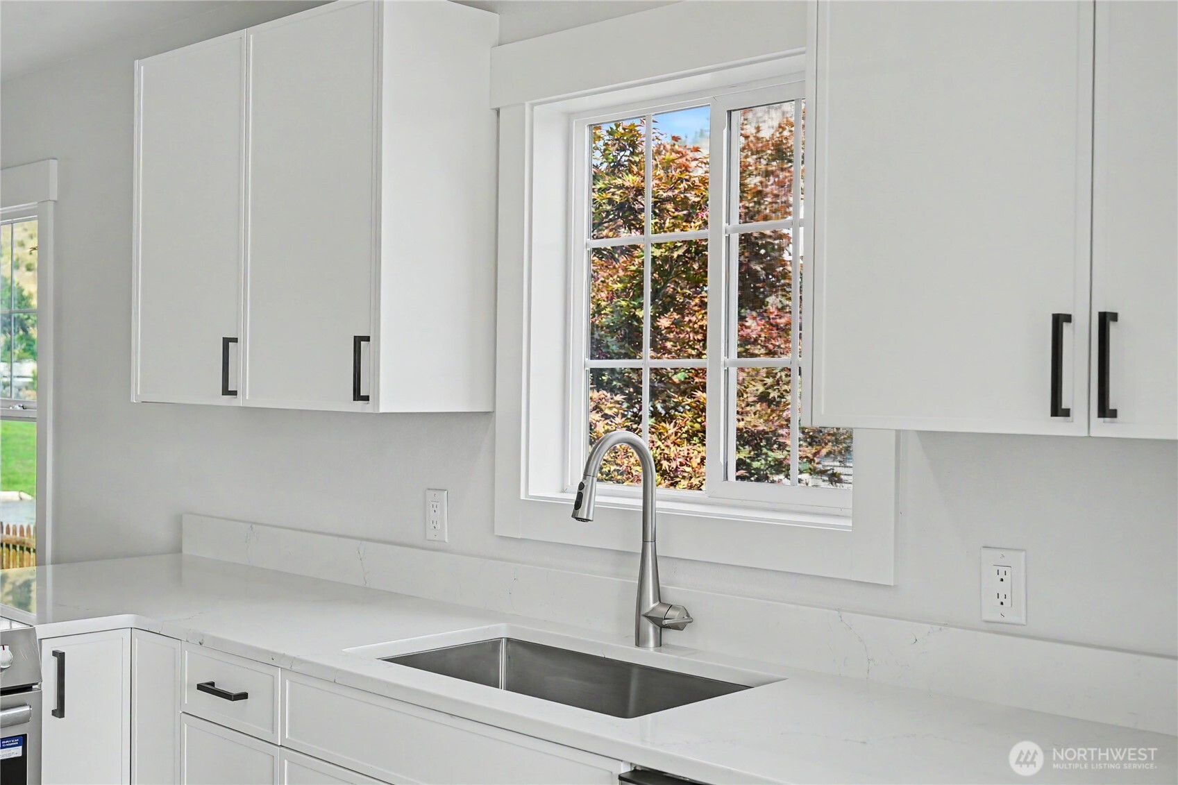 214 Riverside Drive Property Photo 10