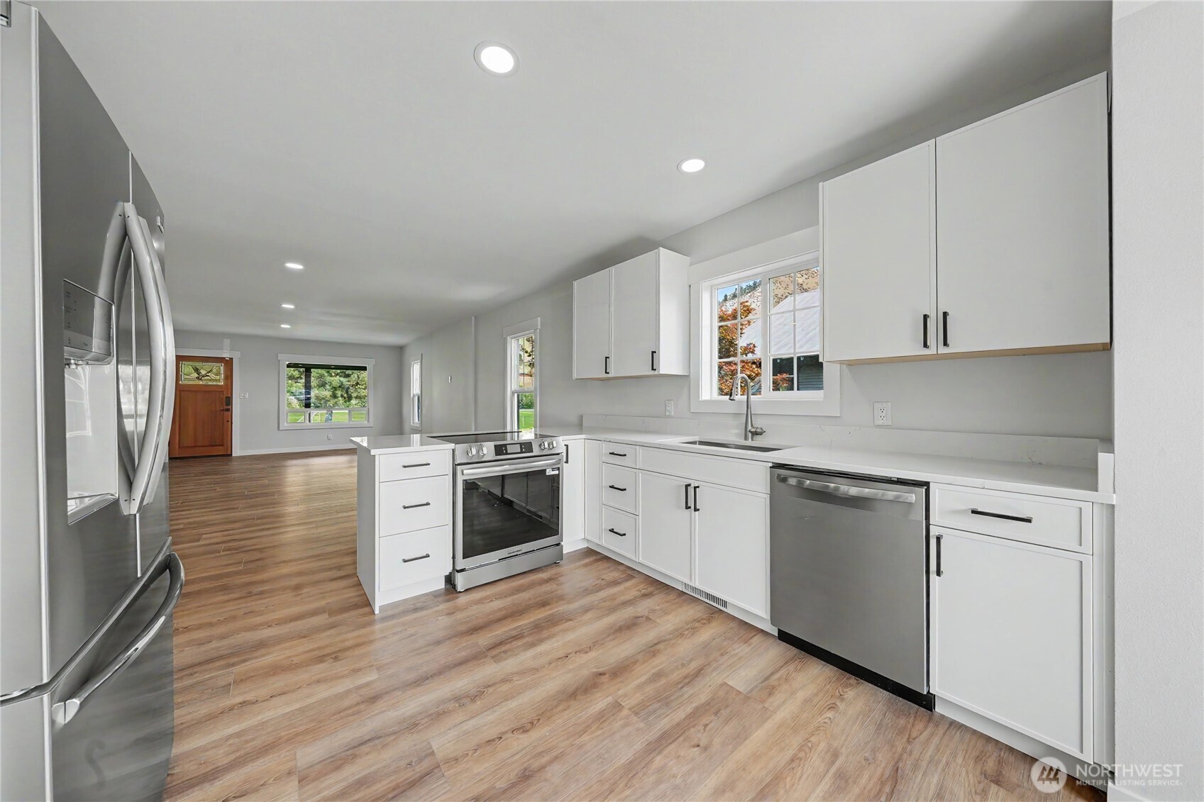 214 Riverside Drive Property Photo 11