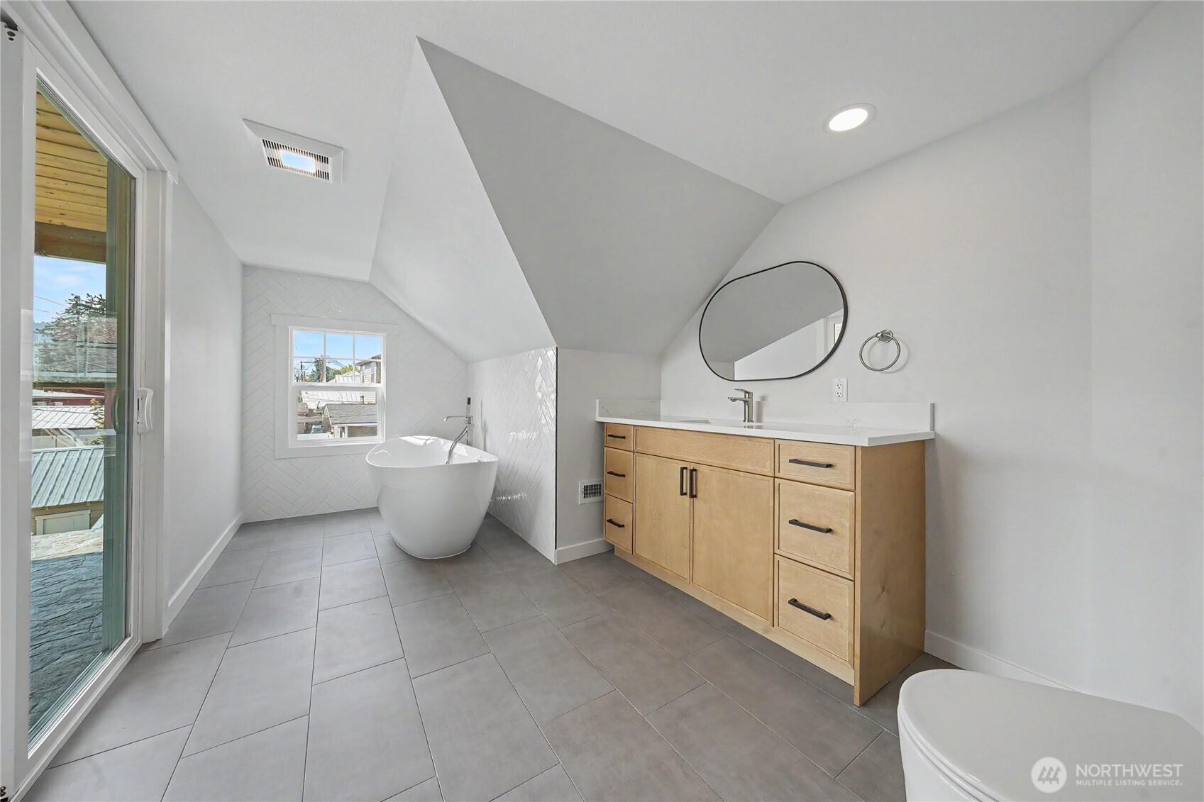 214 Riverside Drive Property Photo 22