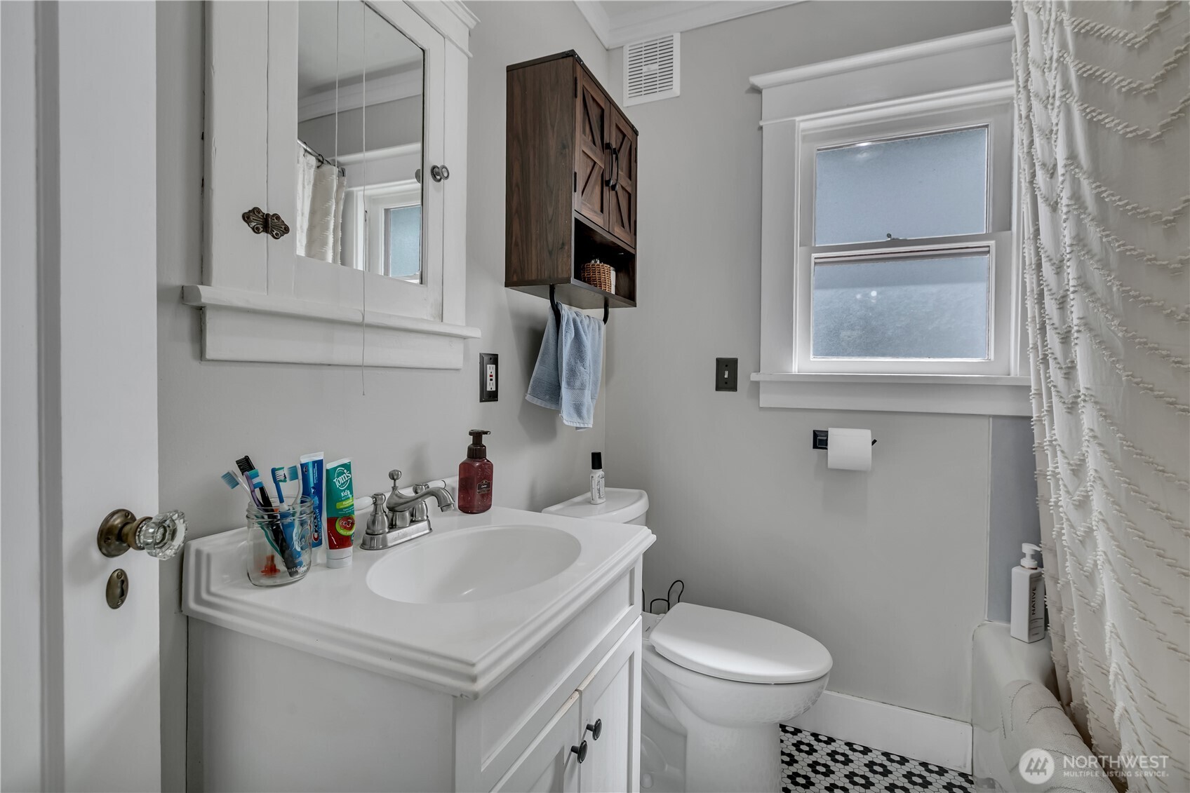 1081 Lafromboise Street Property Photo 10