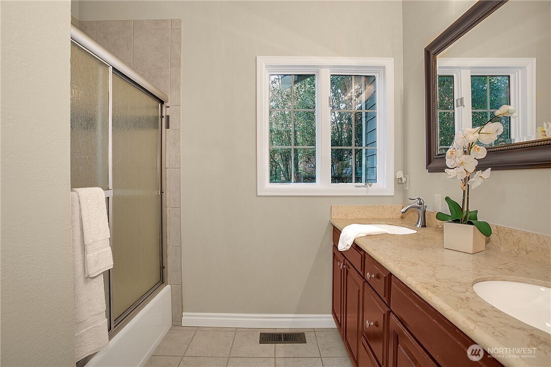 16130 Larch Way Property Photo 15