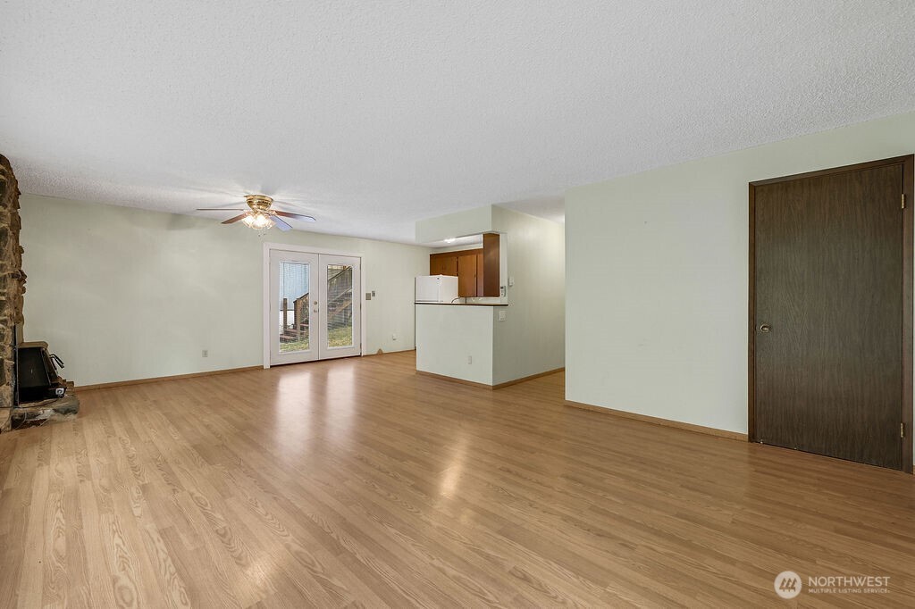 11 Finch Lane Property Photo 10