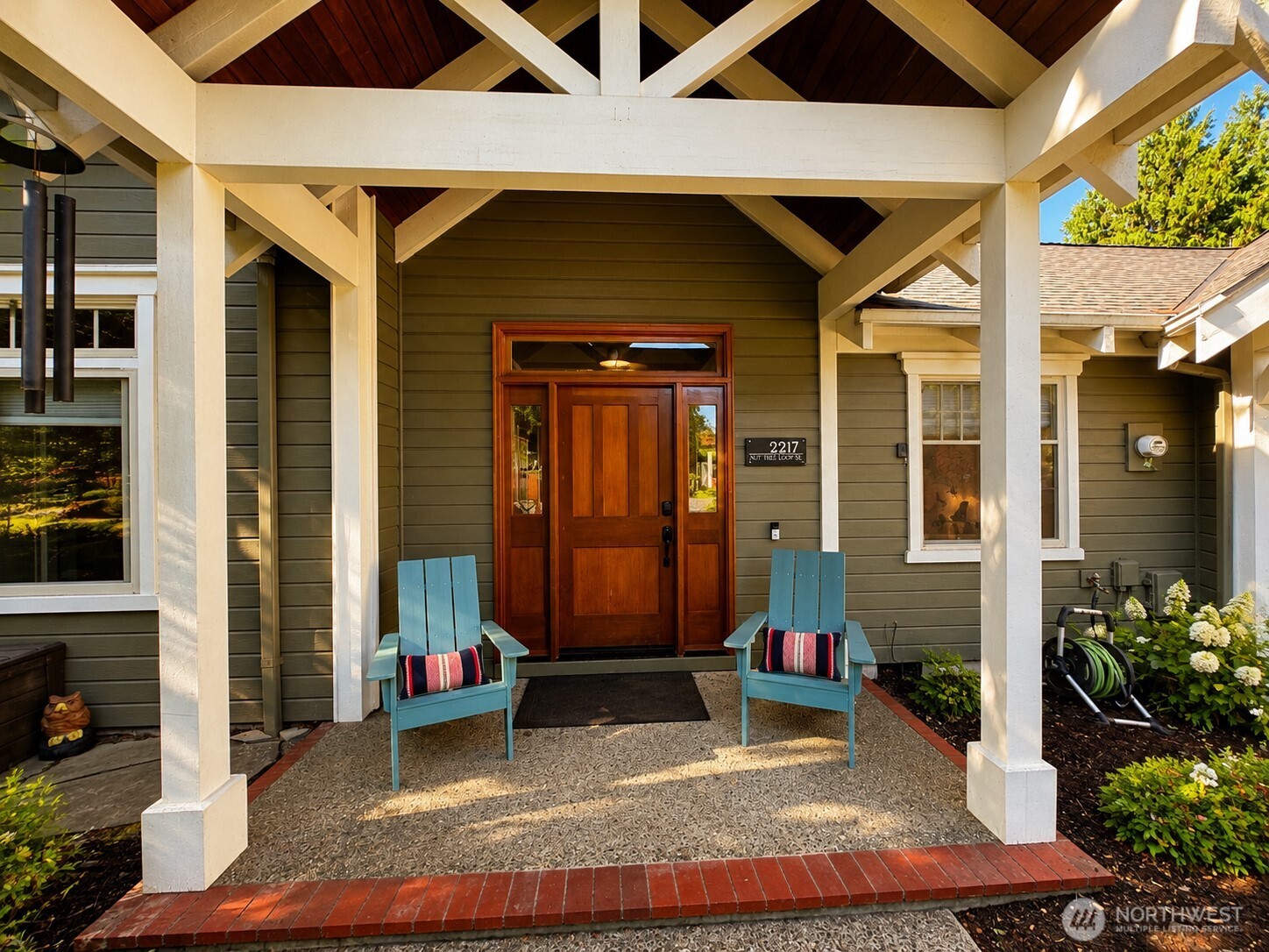2217 Nut Tree Loop Property Photo 2