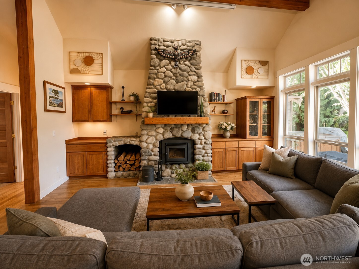 2217 Nut Tree Loop Property Photo 4