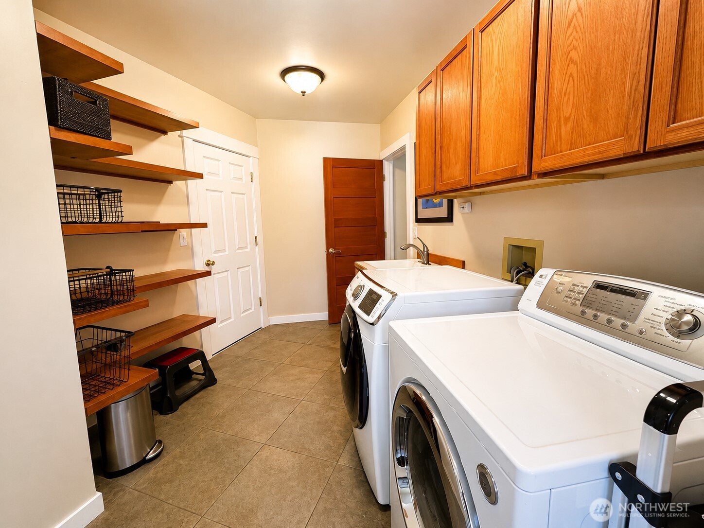 2217 Nut Tree Loop Property Photo 26