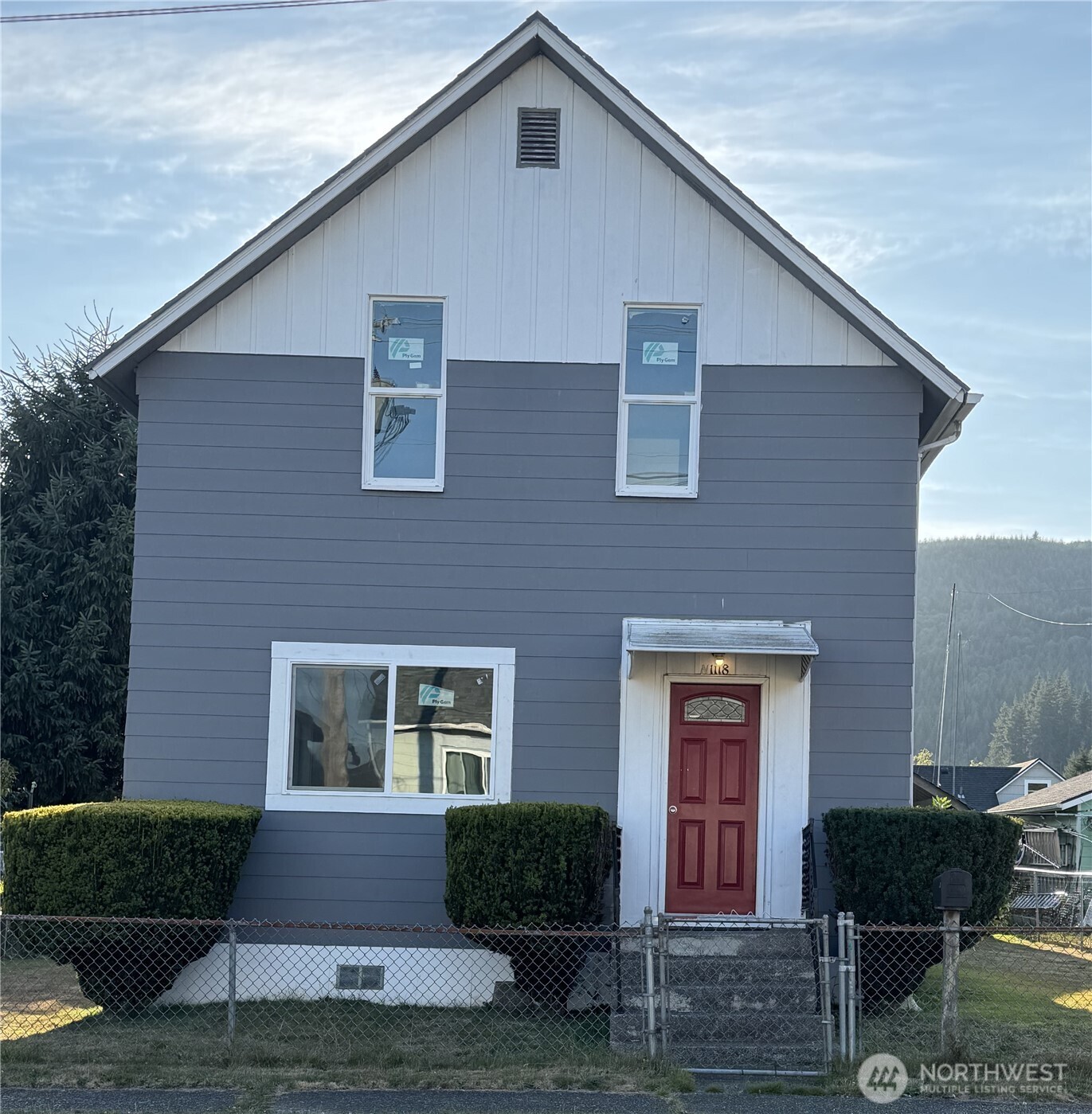 1118 Larch Street Property Photo 1