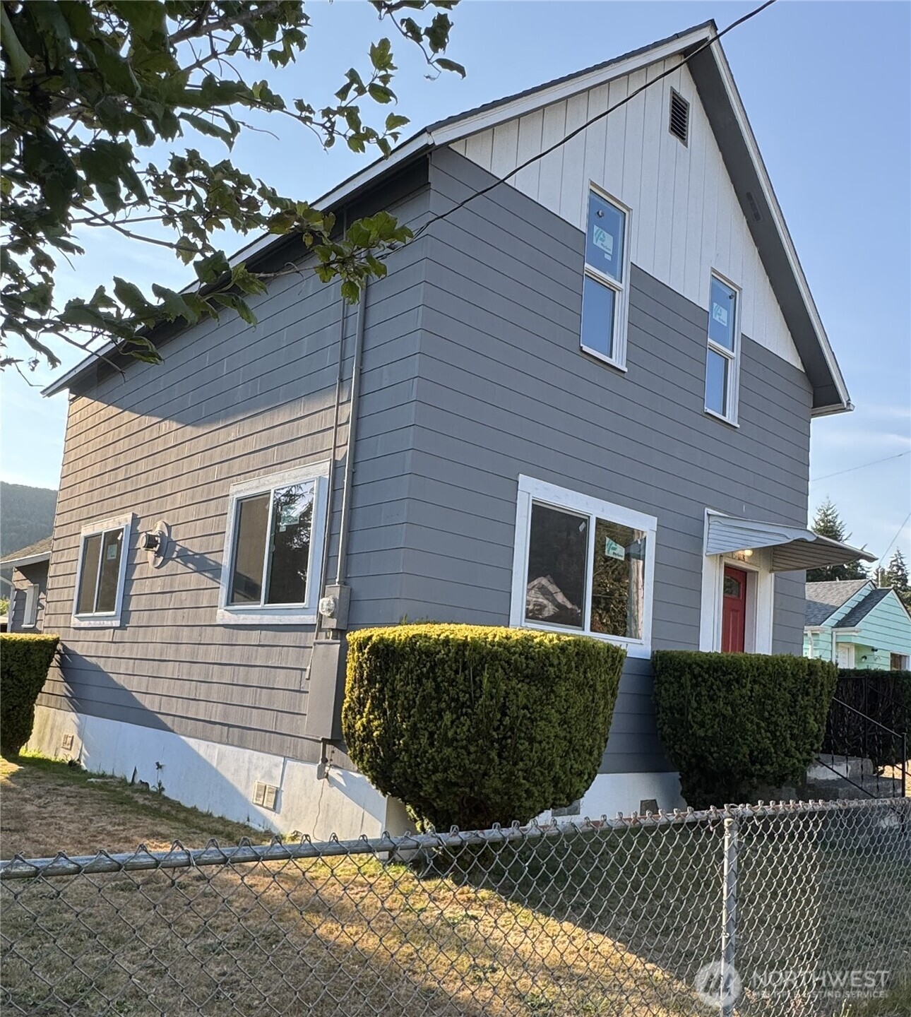 1118 Larch Street Property Photo 2