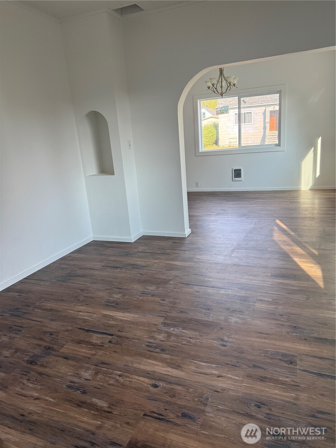 1118 Larch Street Property Photo 3
