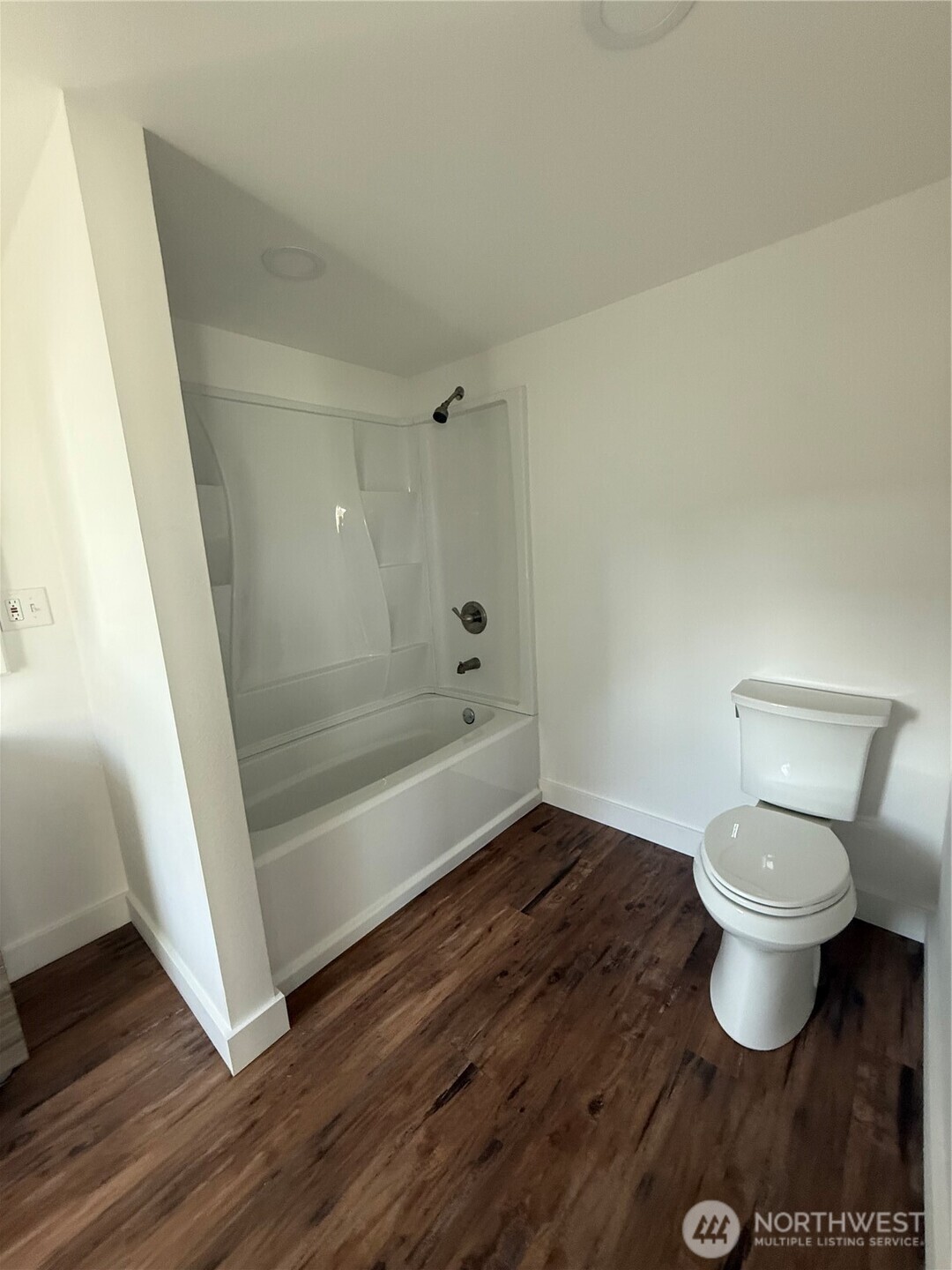 1118 Larch Street Property Photo 6