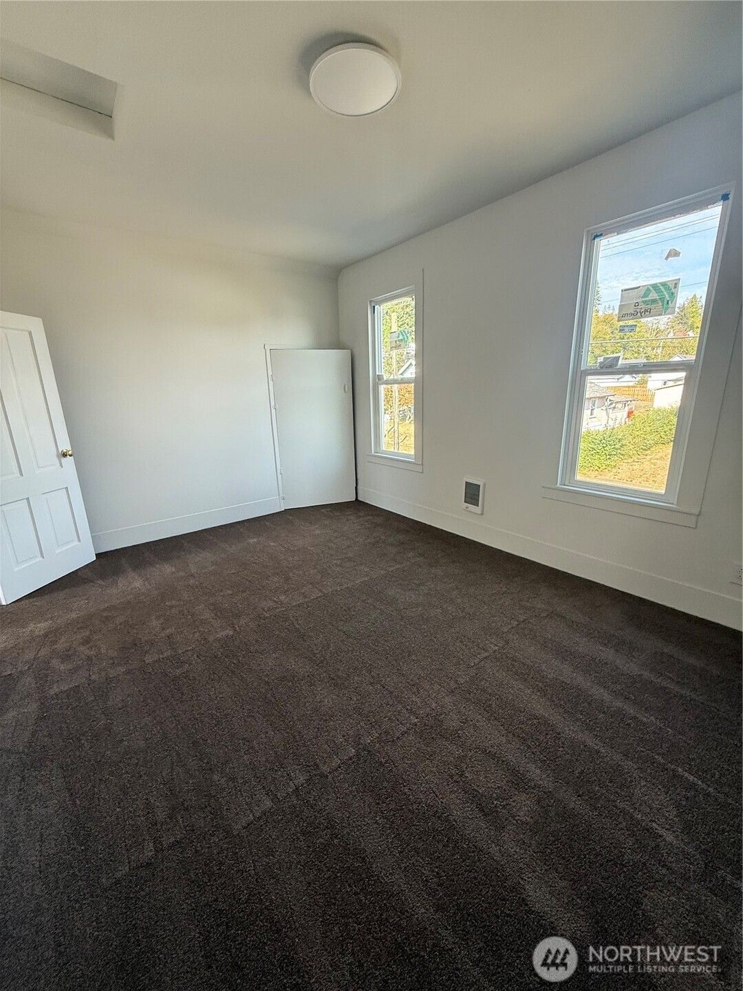 1118 Larch Street Property Photo 7