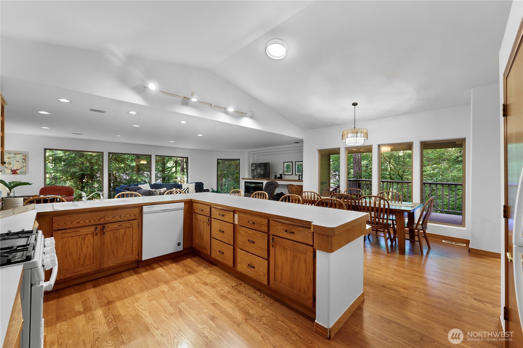 6929 Baker Circle Property Photo 9