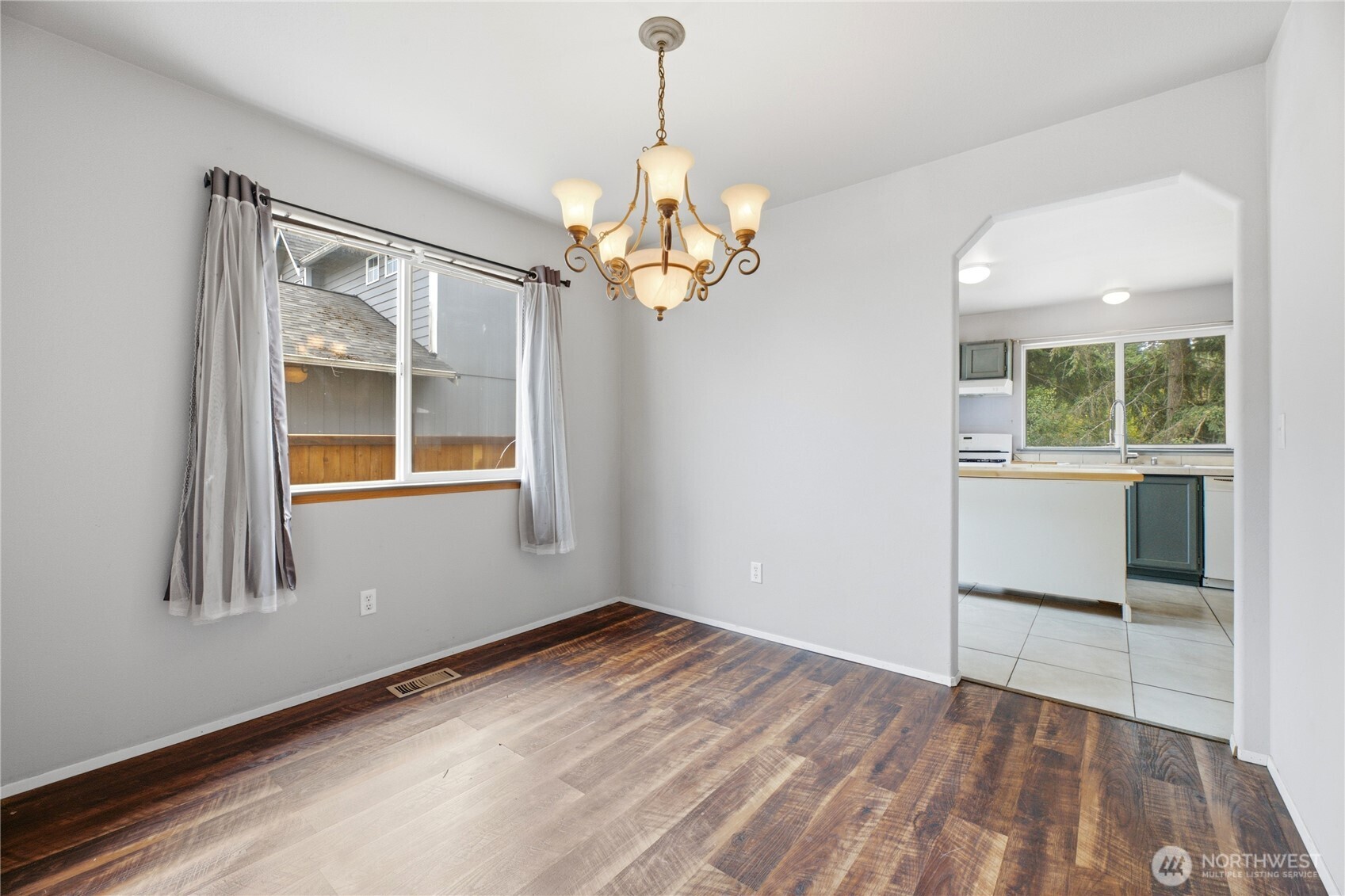 7912 196th Street Ct Property Photo 5