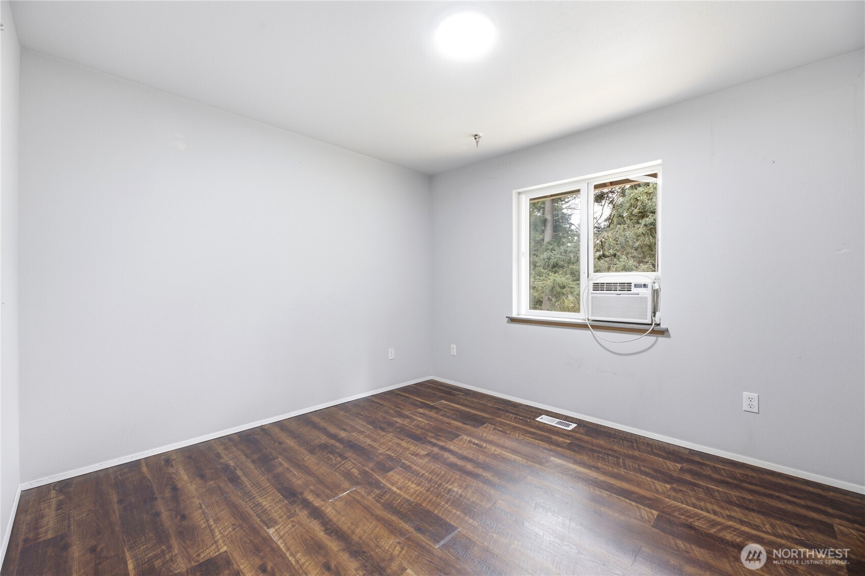 7912 196th Street Ct Property Photo 12