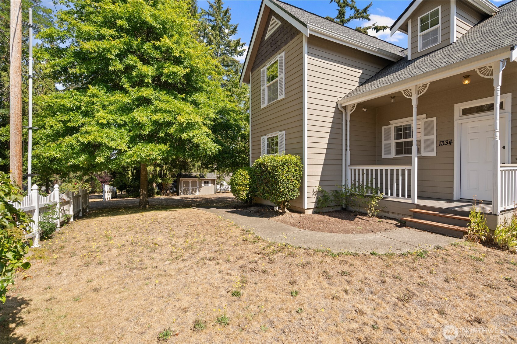 1334 Center Street Property Photo 3