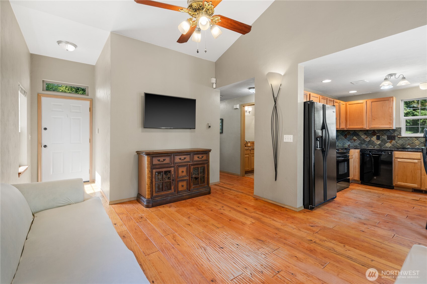 1334 Center Street Property Photo 6