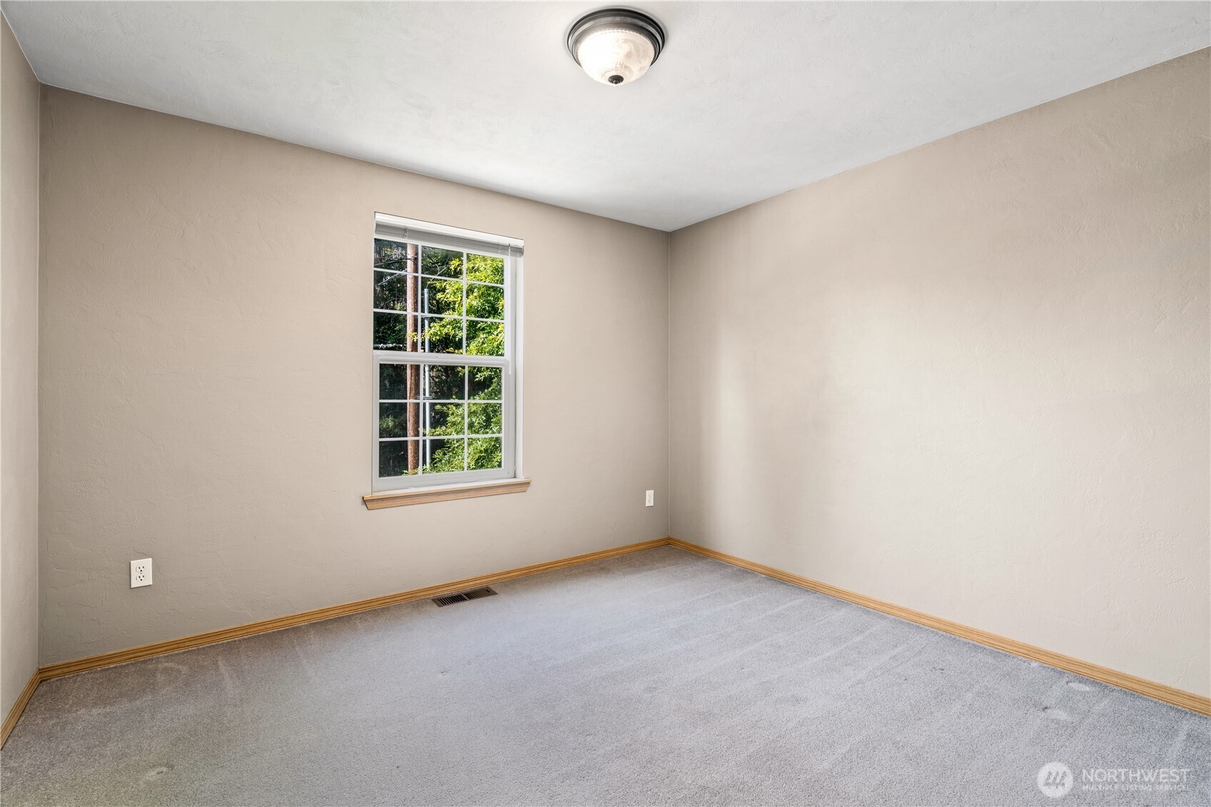 1334 Center Street Property Photo 17
