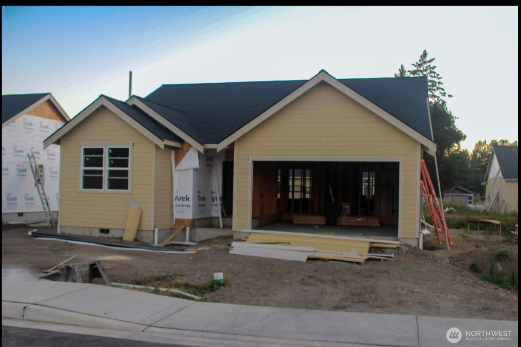 813 E 6th Property Photo 2