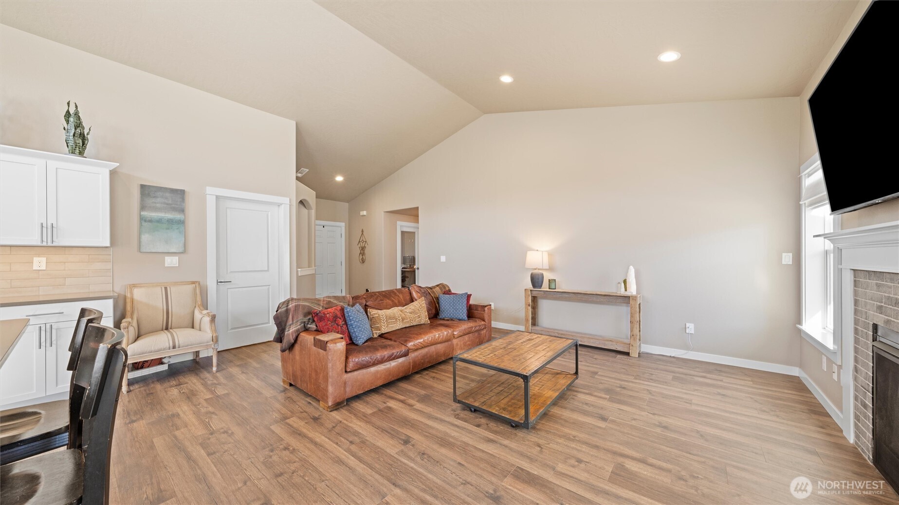 6110 Whitman Avenue Property Photo 8