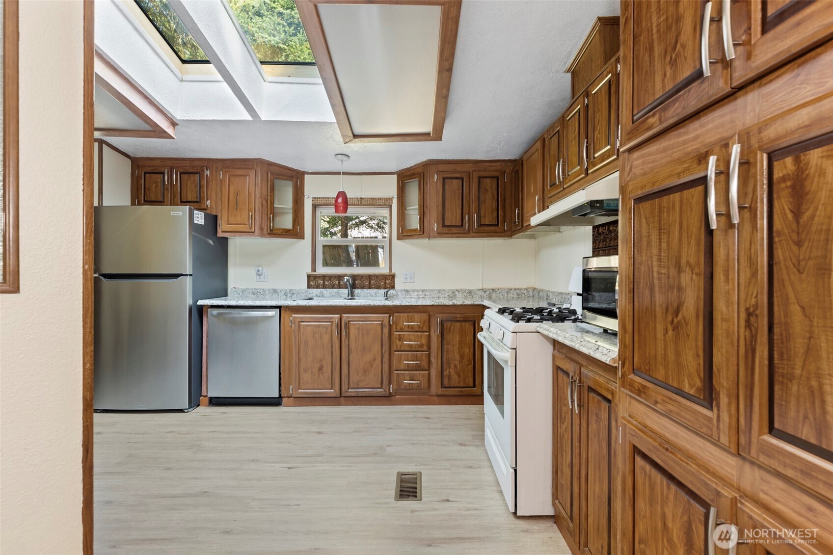 19116 21st Street Property Photo 6