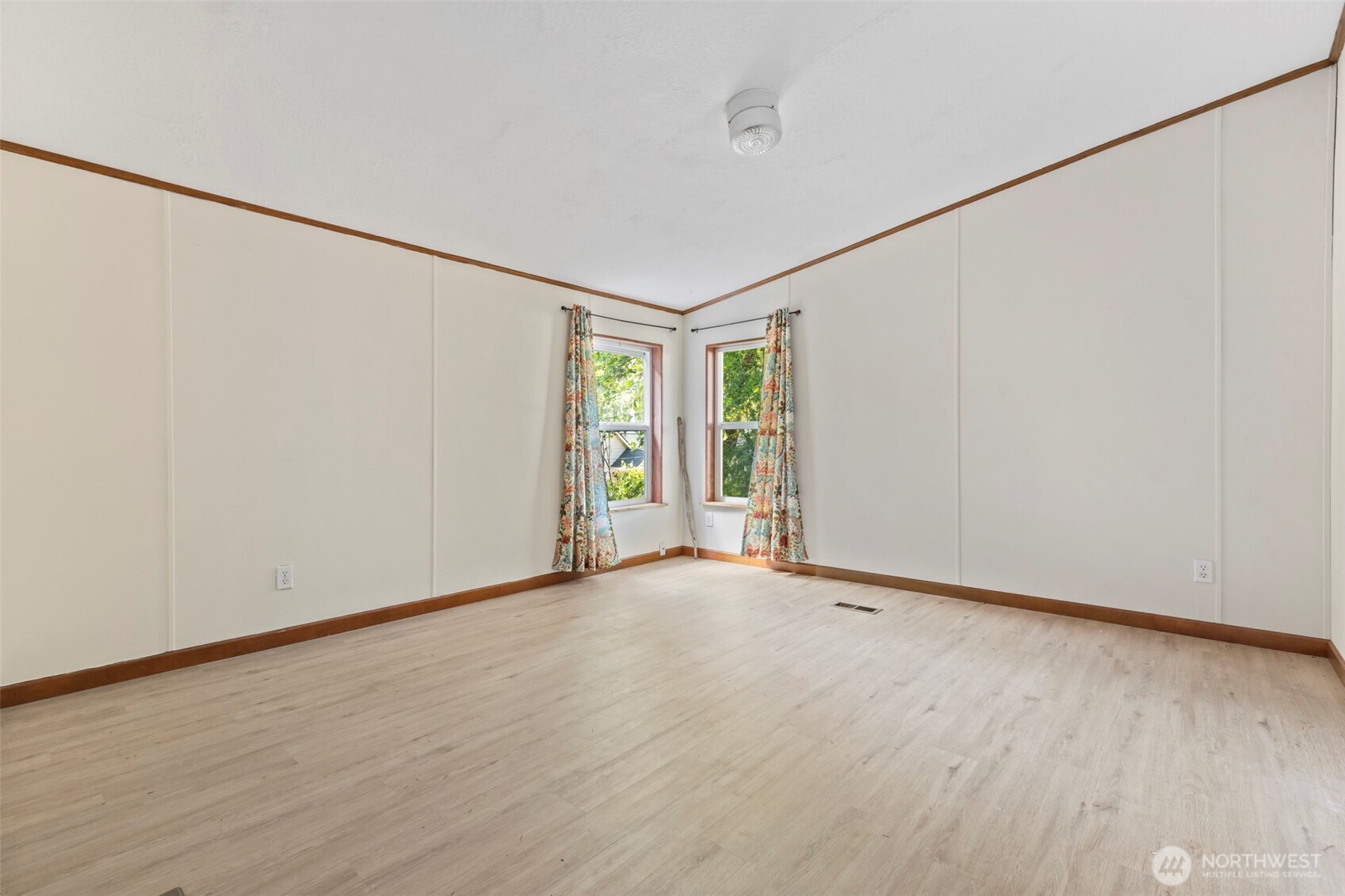 19116 21st Street Property Photo 10