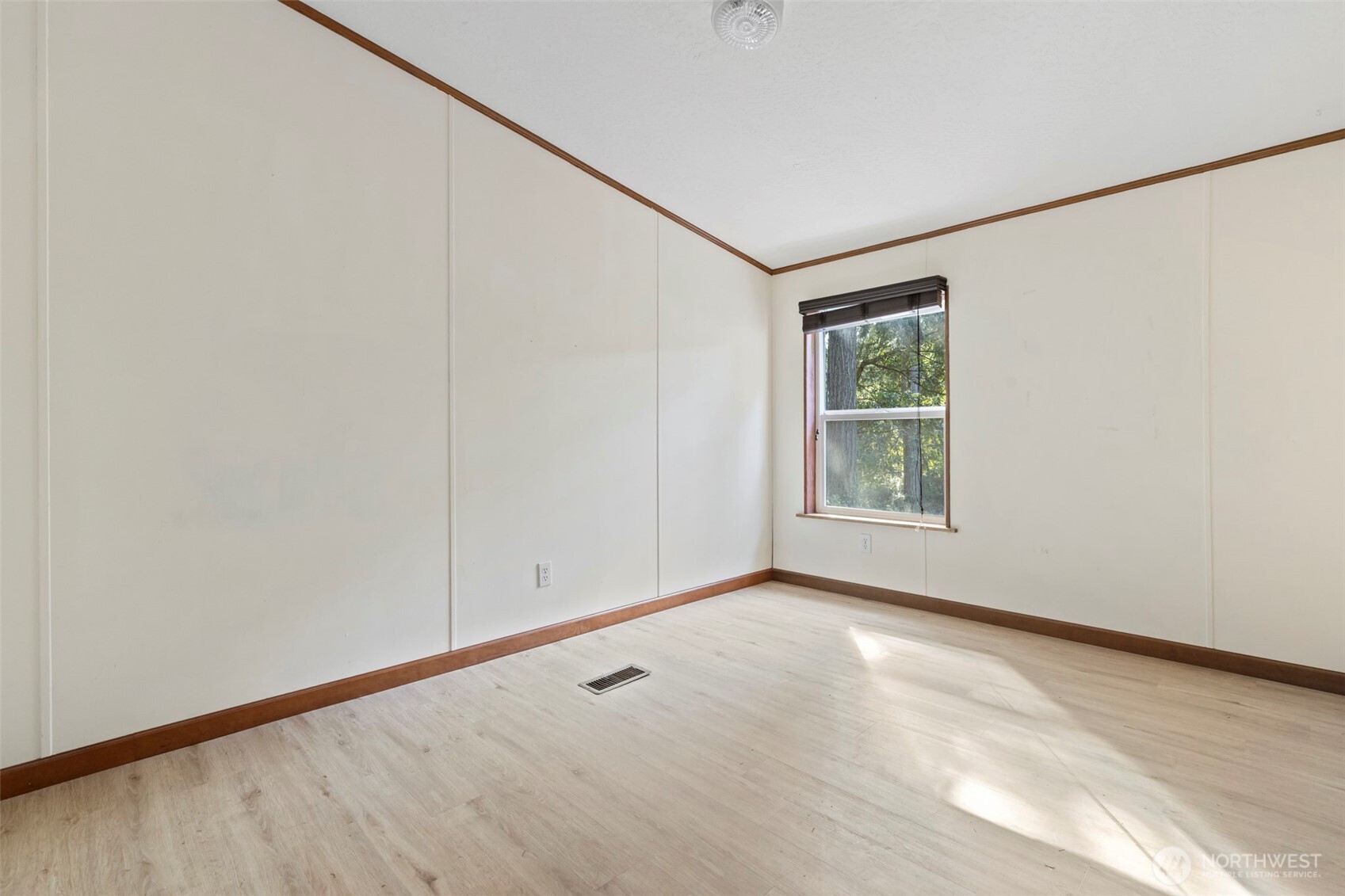 19116 21st Street Property Photo 13