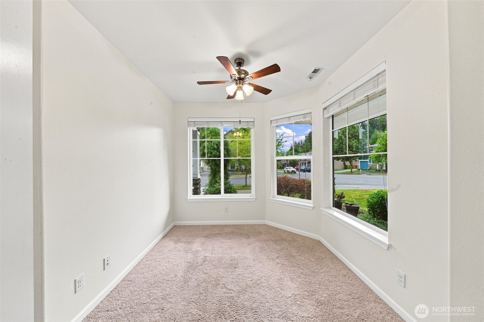 19220 Village Court Property Photo 11