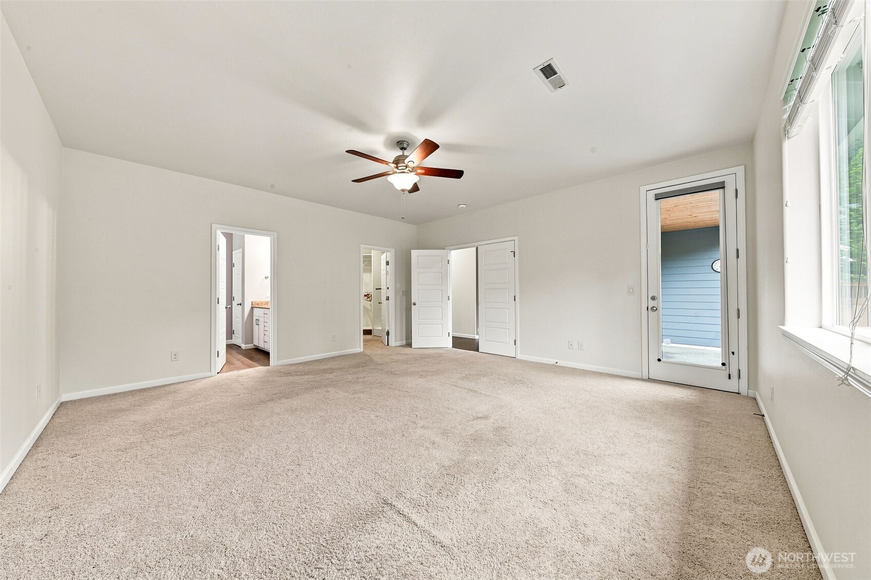 19220 Village Court Property Photo 18