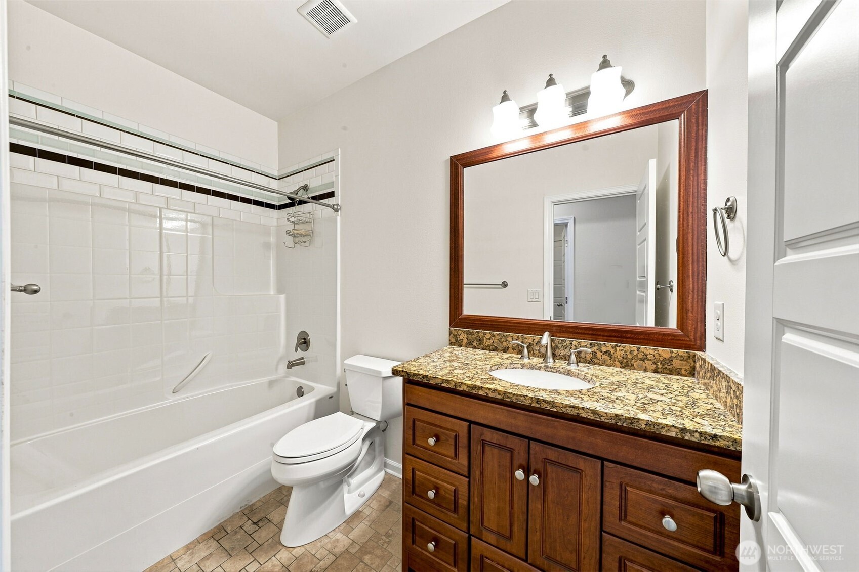 19220 Village Court Property Photo 23