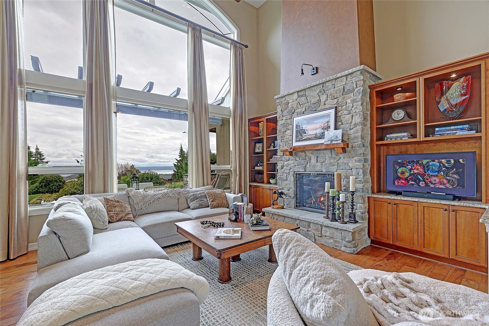 188 Glacier Peak Drive Property Photo 3