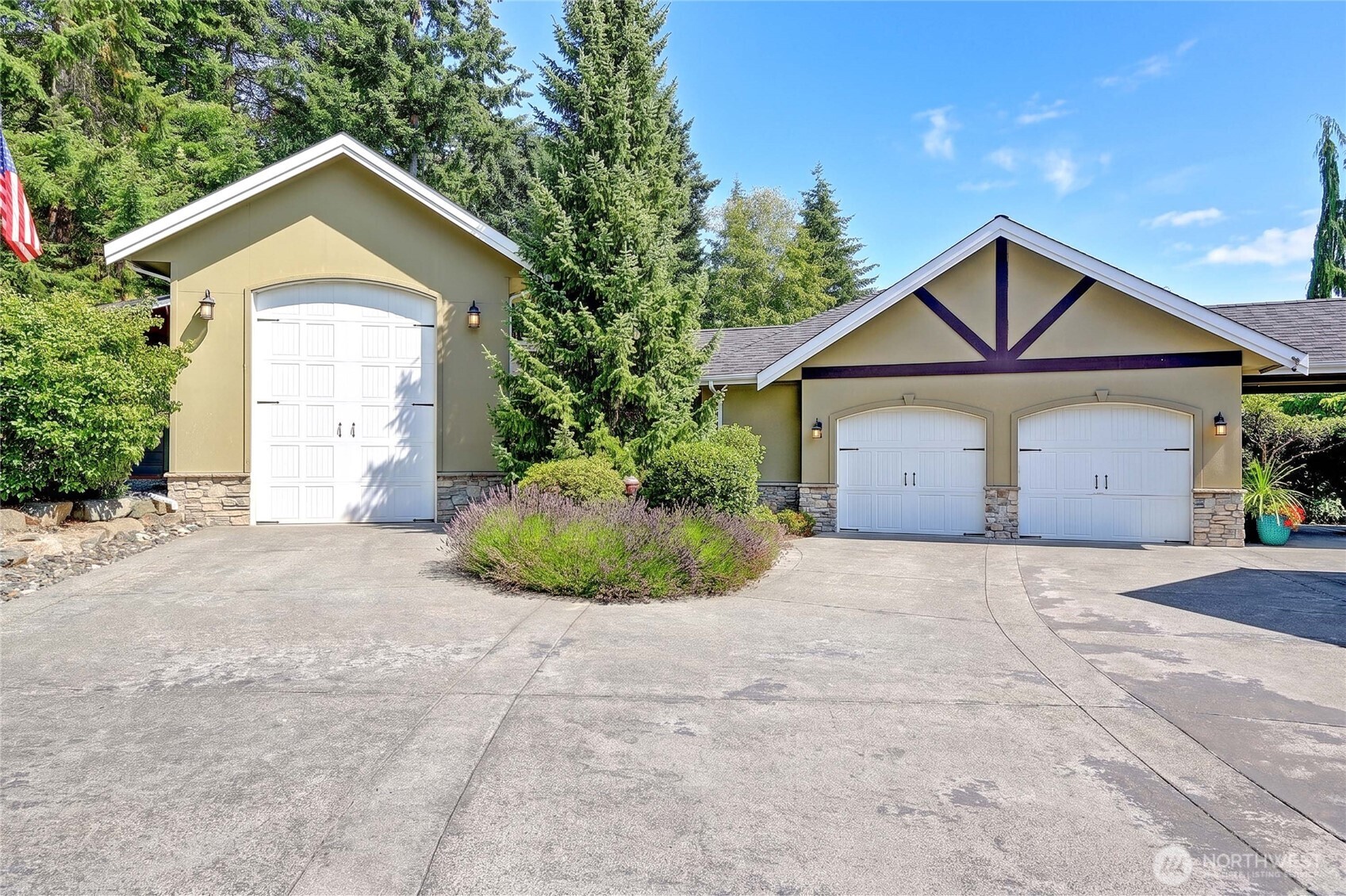188 Glacier Peak Drive Property Photo 32