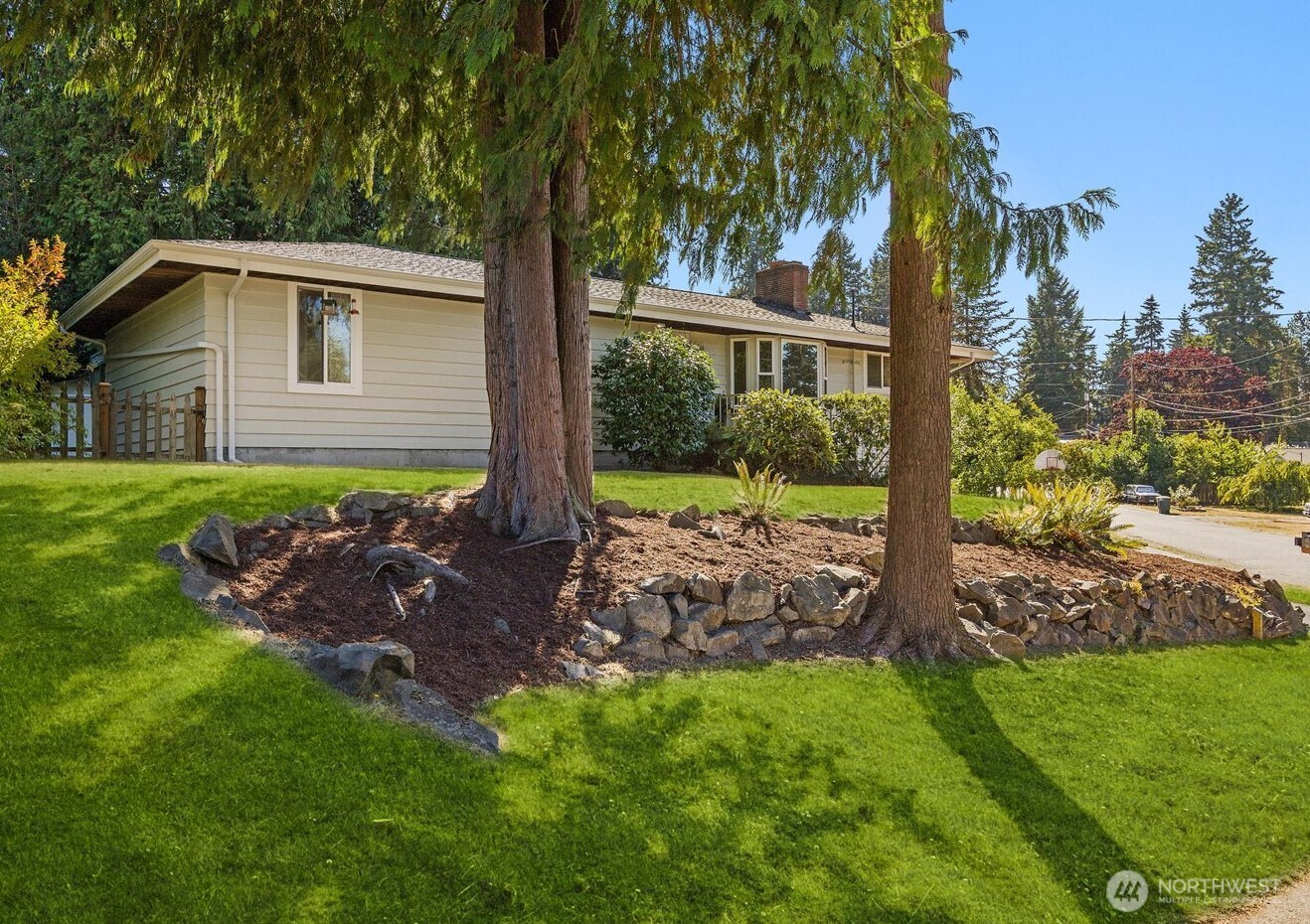 7212 197th Street Property Photo 2