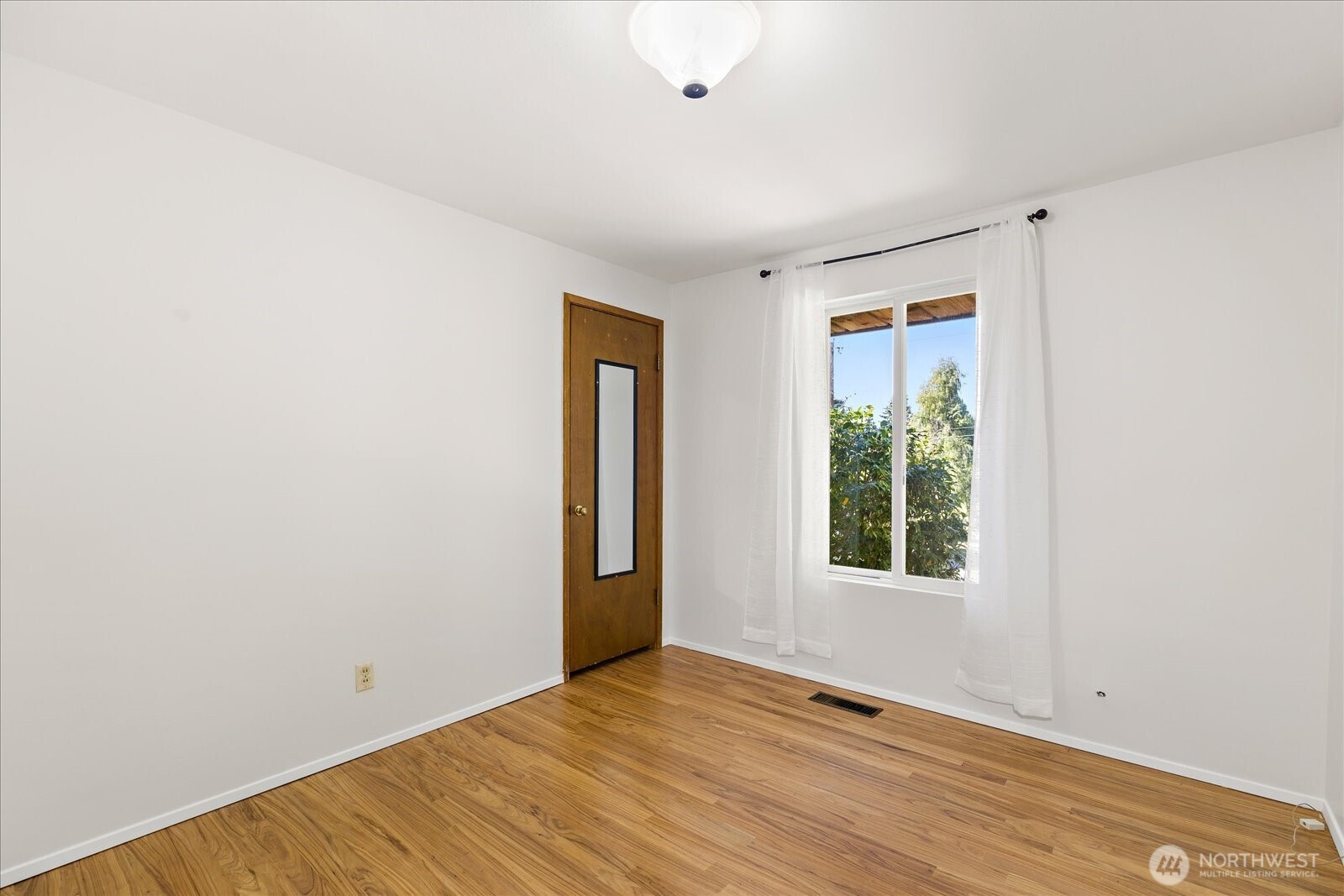 7212 197th Street Property Photo 18