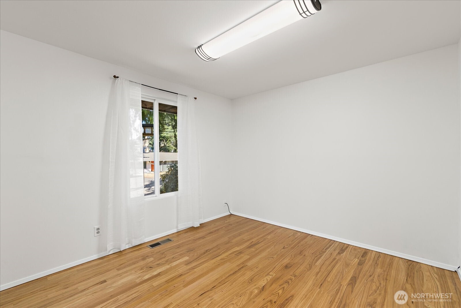 7212 197th Street Property Photo 20