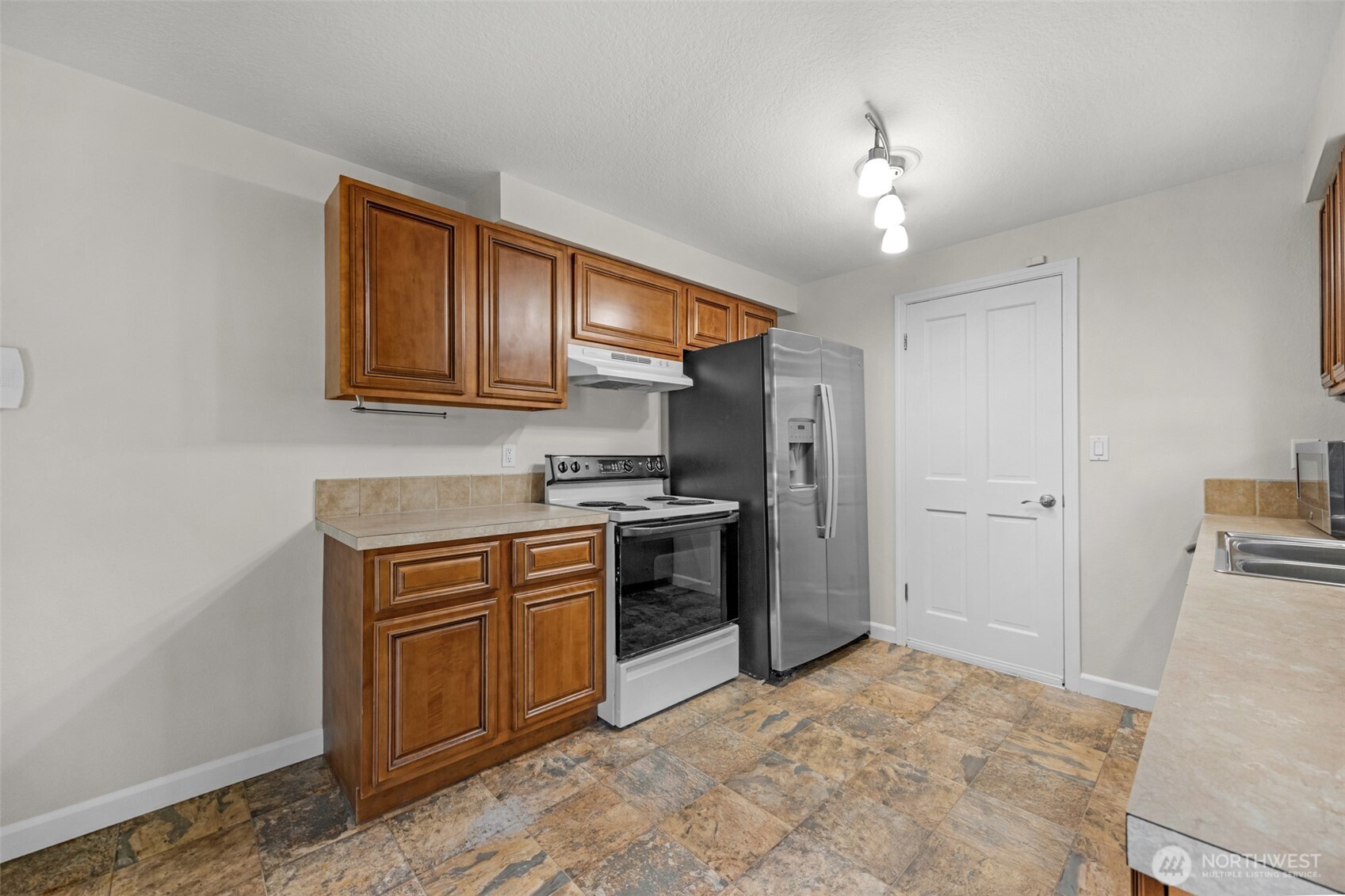 902 Peters Place Property Photo 10