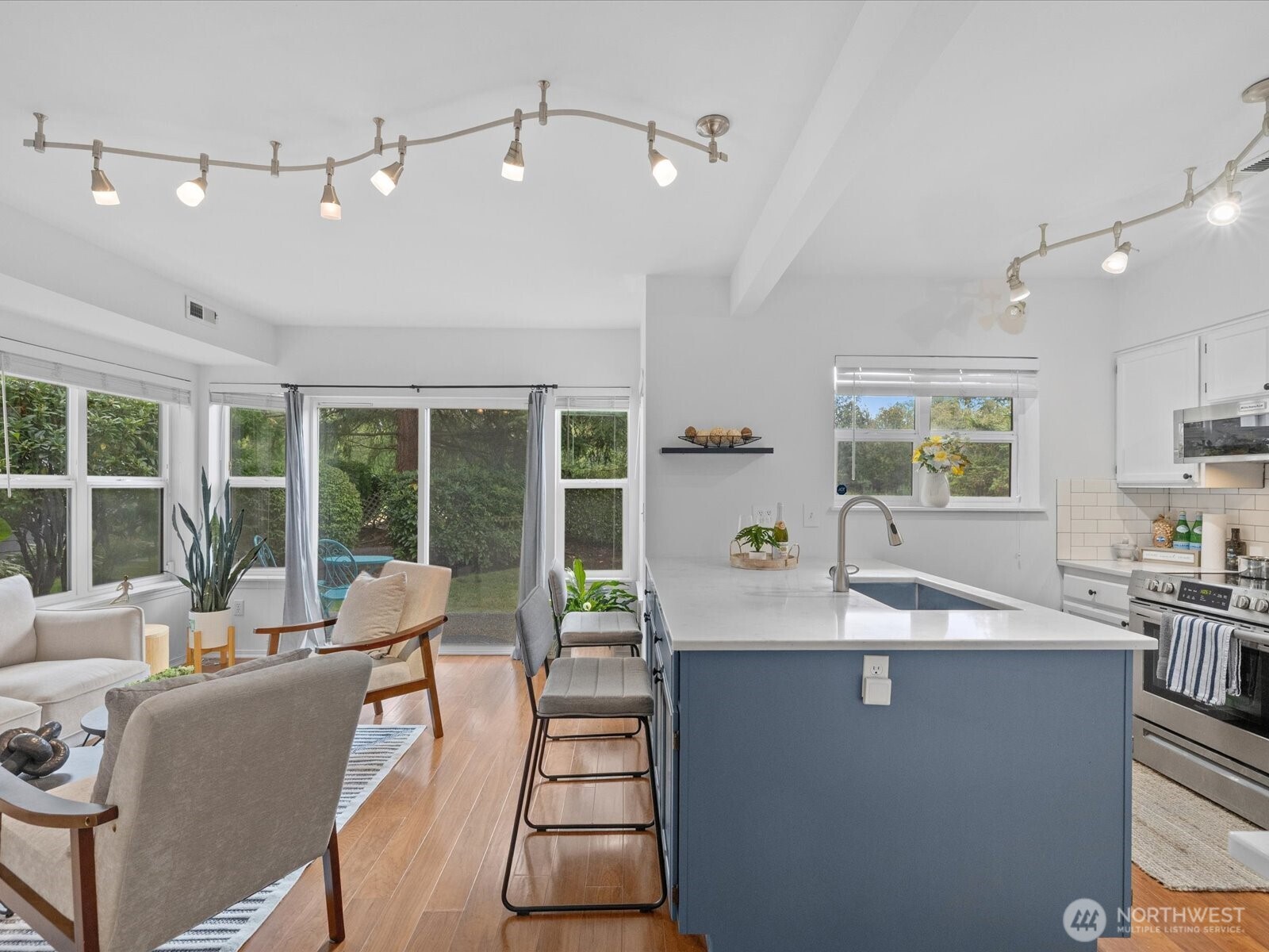 11613 Grove Drive Property Photo 10