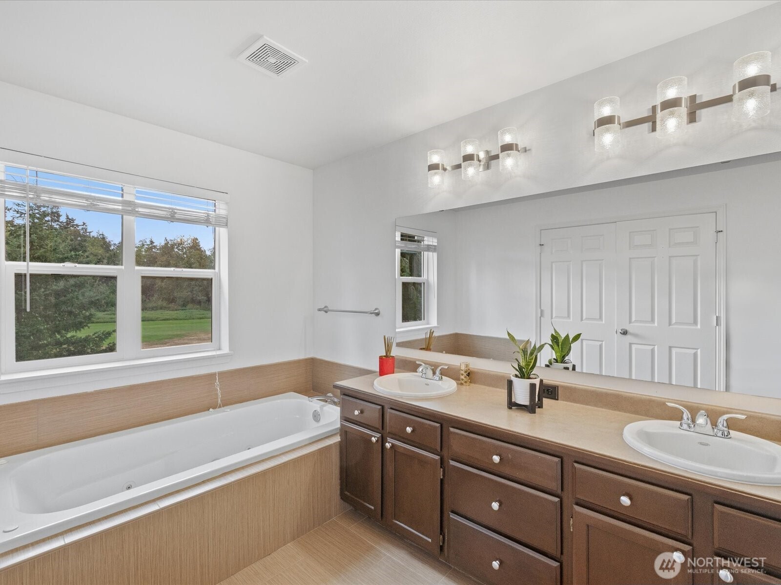 11613 Grove Drive Property Photo 21
