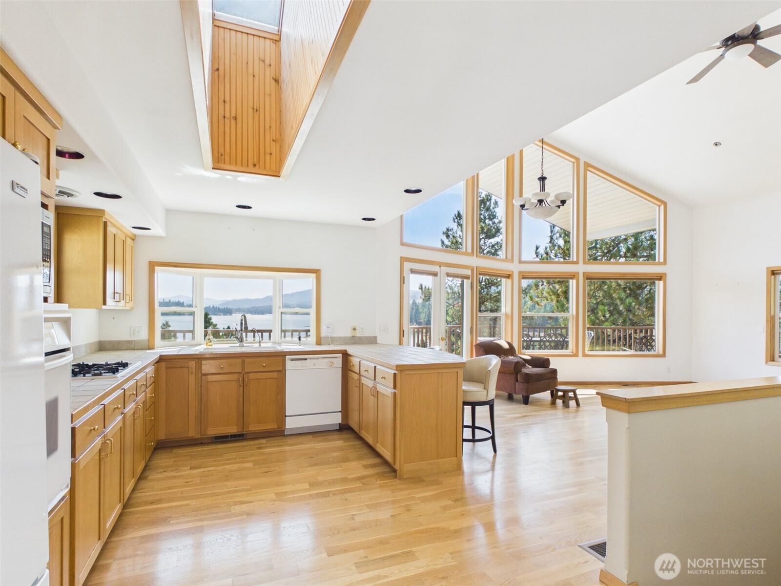 14 Julian Bay Road Property Photo 2