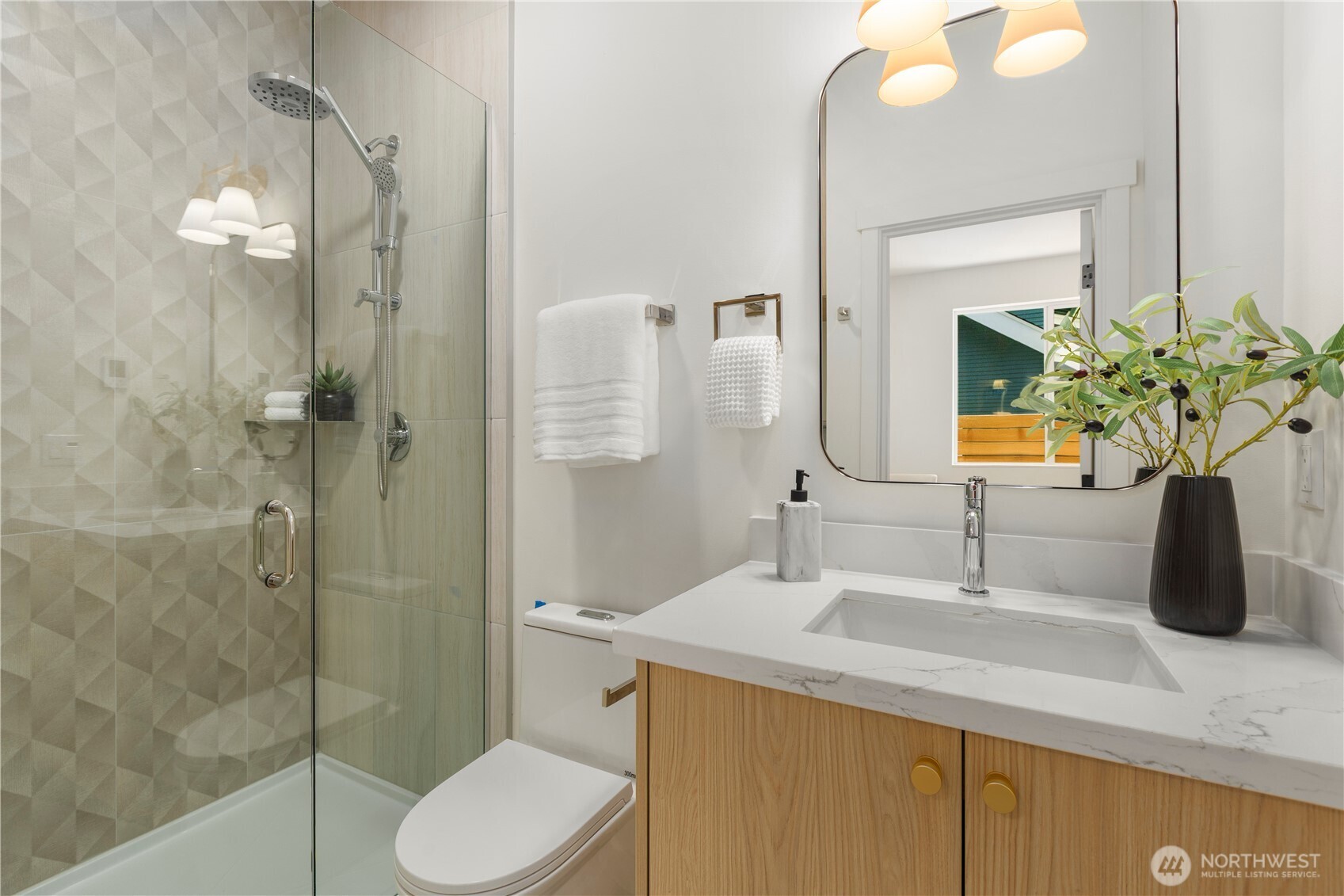 2328 Franklin Avenue B Property Photo 13