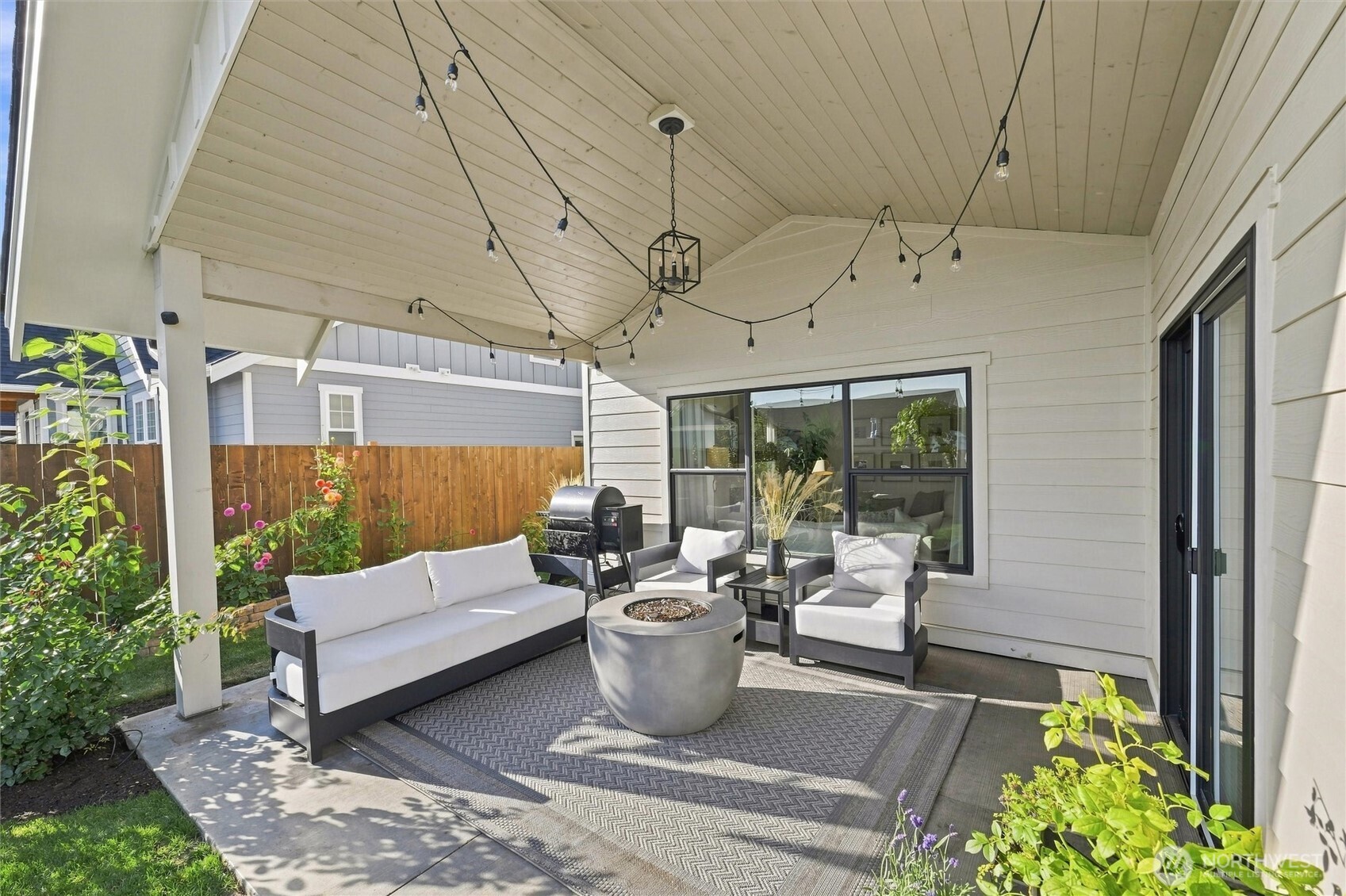 2154 Brome Street Property Photo 8