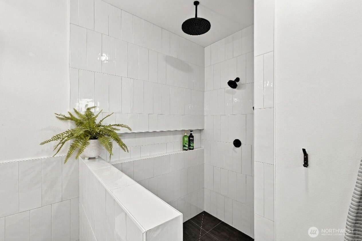 2154 Brome Street Property Photo 31