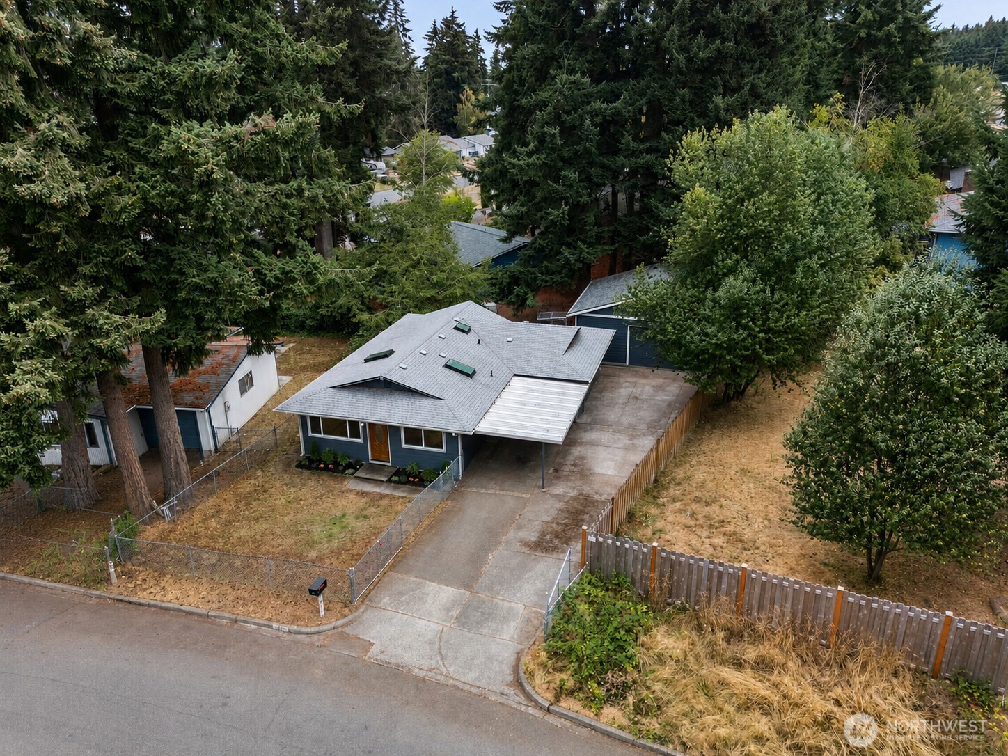 2113 E 68th Street Property Photo 3