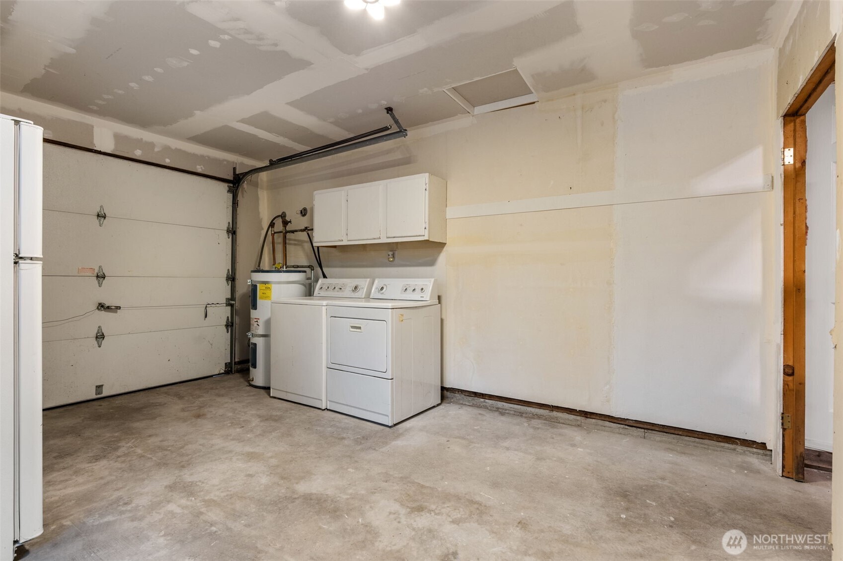 2113 E 68th Street Property Photo 23