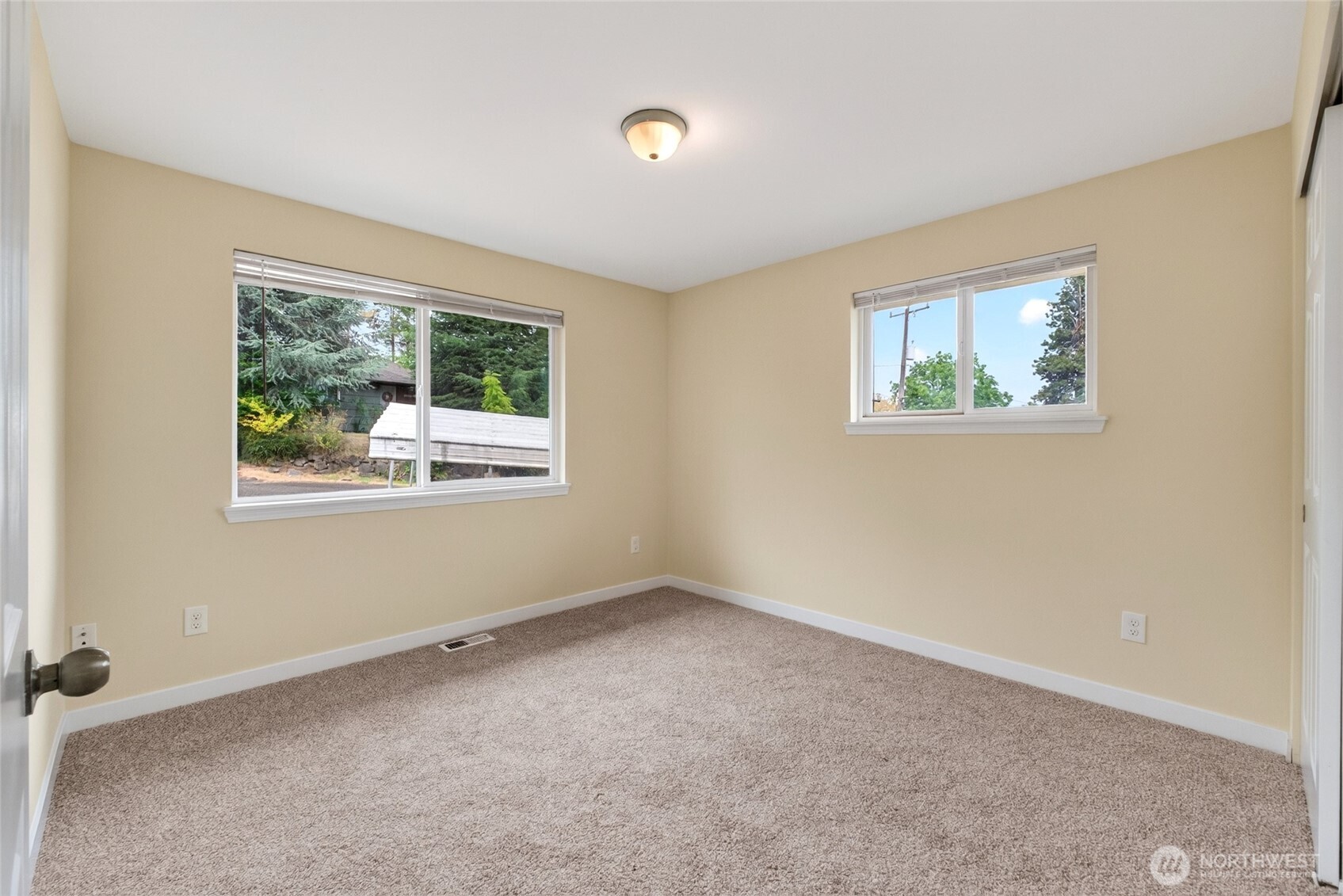 11618 Roseberg Avenue Property Photo 15