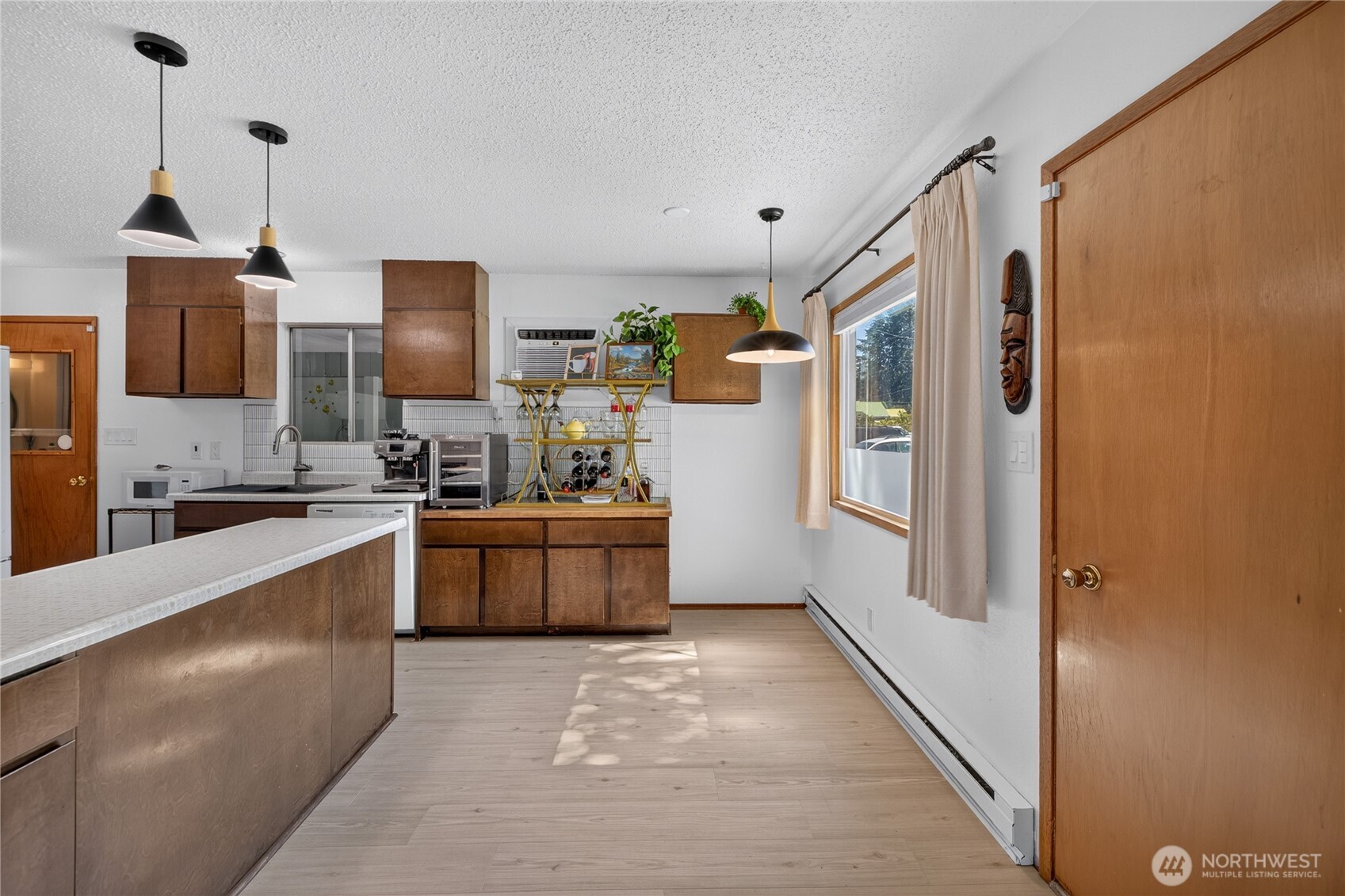 118 Birch Street Property Photo 4